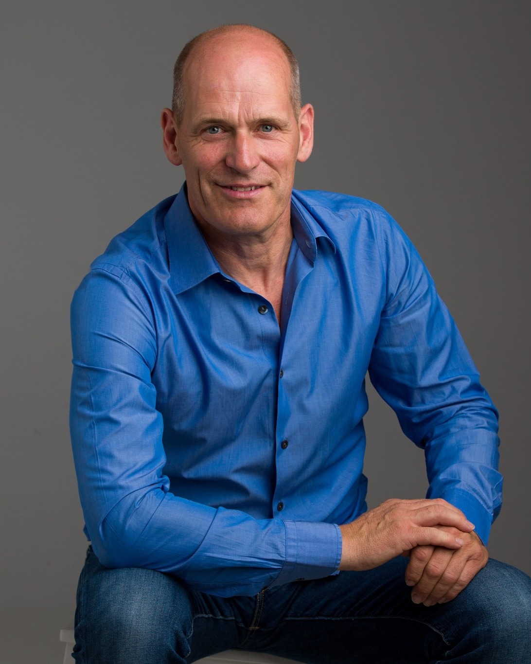 Jef, ik wil een kolom in mijn woning, carport, tuinpaviljoen, winkel, ... en ik zit nog met vragen als:
🔨 waarom kies ik voor een holle kolom i.p.v. een volle houten of metalen kolom?
🔨 welk hout kies ik best voor binnen? Welk hout voor buiten?
🔨 wat is de draagkracht van zo'n kolom?
🔨 wanneer is het aanbevolen om de kolom te behandelen?
🔨 wat is de investering van een kolom?
Wel, ik help je met veel plezier verder want houten kolommen maken is het liefste dat ik doe!
Stel me jouw vraag via +32 477 61 38 64.
Zo bekom je de nodige informatie om een goed geïnformeerde beslissing te nemen.
Tot binnenkort!
Positieve groet, Jef
#buildingwithwood #bouwenmethout #liefdevoorhout #solidwood #massiefhout #houtschrijnwerk #massiefschrijnwerk #buildwithwood #vakmanschap #woodencolums #architectural #rondekolom #houtbewerking #houtbewerkingopmaat #houtenkolom #massiefhout