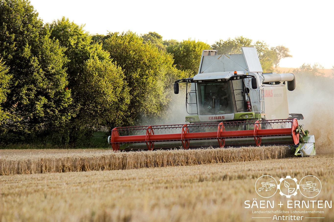 3 2 1 GOO🏁🚜
.
.
.
.
.
.
.
#ernte #ernte2023 #claasdeutschland #claas #mitclaasmachtdieerntespaß #gerste #wintergerste #braugerste #landwirtschaft #landscapephotography #landwirt #lohnunternehmen #dreschen #mähdrescher #sommer #sunset #sonnenuntergang #badenwürttemberg #kraichgau #bier #landwirtschaftistleidenschaft #fullgas #foryou #lohner #lohnunternehmenantritter