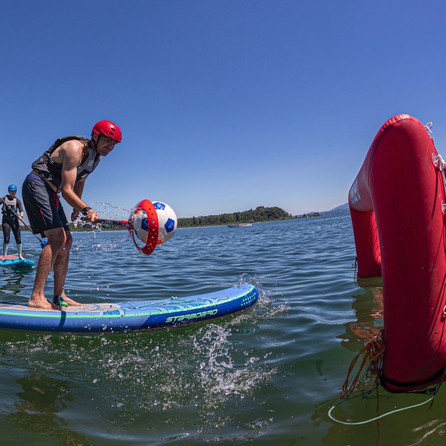 Geburtstag, JGA, Teambuilding oder einfach mit Freunden Action erleben - dann ist SUP Polo genau das Richtige! SUP Polo ist purer Spaß auf dem Wasser und kombiniert Teamsport, Wasserspiel und Stand Up Paddling. Egal ob SUP-Anfänger oder -Profi, jung oder alt – SUP Polo ist für jeden etwas!
Kontaktiere uns für das einmalige Erlebnis am Chiemsee oder buche direkt online!
@schraml_bootsverleih @starboard_germany @chiemseealpenland #SUP #Standuppdaddling #paddleboarding #suppolo #wasserspiel #prienamchiemsee #chiemsee #chiemseealpenland #starboard #starboardsup #meinchiemsee #jga #geburtstag #teambuilding #wasseraction #junggesellenabschied #junggesellinenabschied