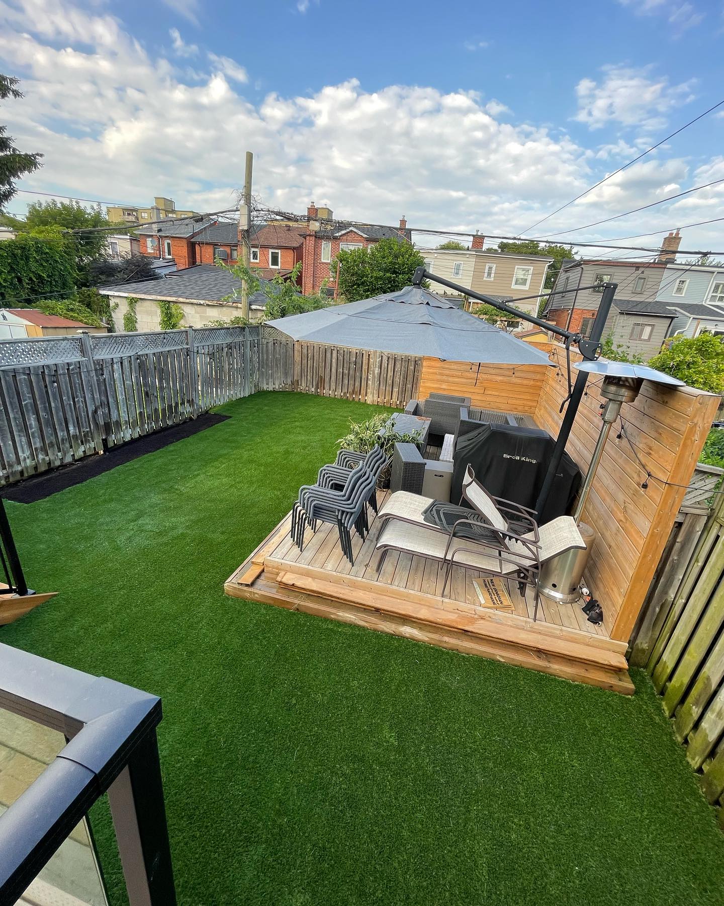 Weeds out of control? Not a safe place for your kids to play? Artificial Lawns & #nevermowagain ✨🌱