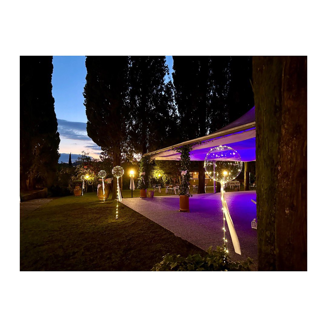 🇮🇹 Villa Le Sorti by night! Personalizza la tua serata con le nostre luci, per un’atmosfera unica! 🌙
🇬🇧 Villa Le Sorti by night! Personalize your evening with our colored lights, for a unique atmosphere! 🌙
.
.
.
#villalesorti #weddingvenue #wedding #location #locationeventi #redcarpet #weddingday #weddingdecor #weddingphotography #weddingstyle #weddingdesign #weddingphotographer #weddinglocation #locationmatrimonio #locationtop #weddingtime #giardinodegliagrumi #tuscanywedding #tuscany #italianwedding #weddingitaly #wedding2023 #lights #coloredlights #night #magic