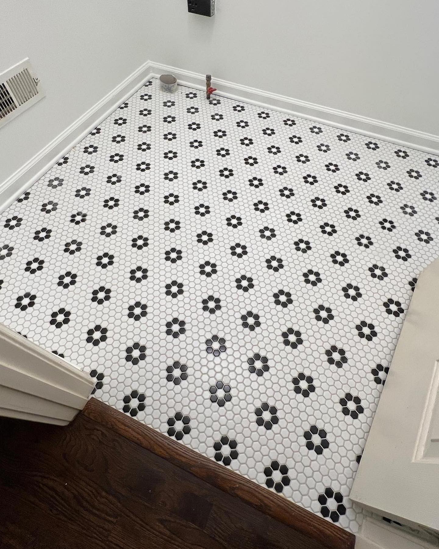 Transform your spaces with our exquisite tile floor installation services! We've recently completed installations of Italian ceramics, porcelain, and mosaics in bathrooms, laundry rooms, and kitchens across the metro area. The intricate patterns and quality craftsmanship will elevate the aesthetics of your home. For a quick quote, reach out to the Hardwood Guys. Let us tile your floors today!