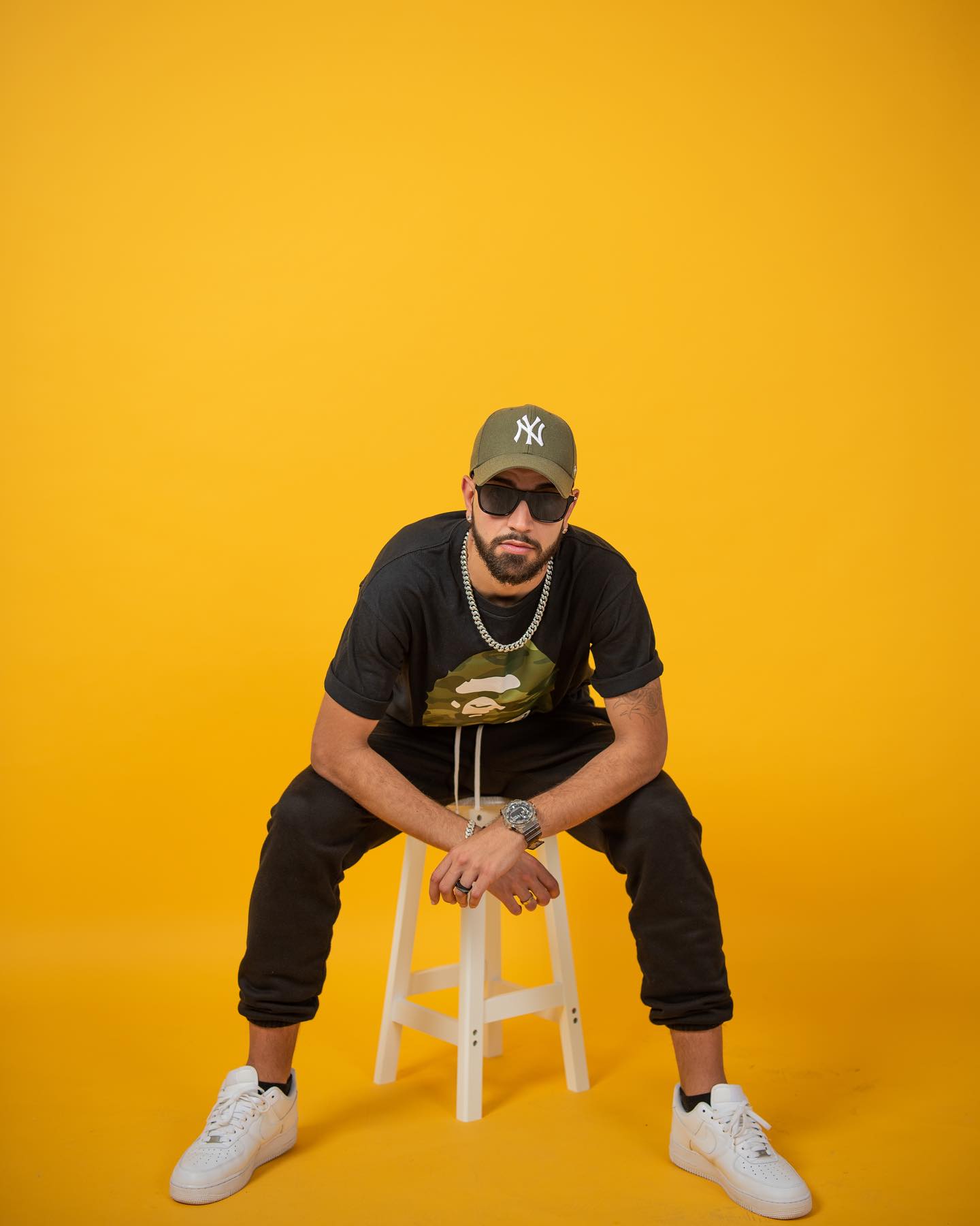 So into this ~ feelin’ like Vínicius 🔱
📸 @flaviomansinhofotografia
#musician #artist #photoshoot #drummerlife