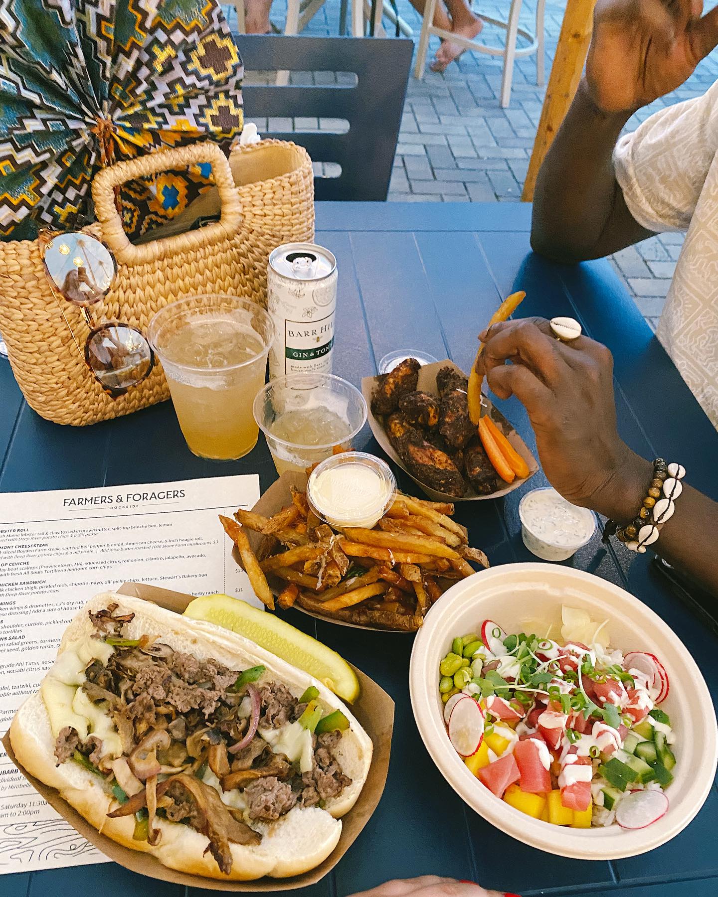The perfect date night @farmandforagevt dock side. Scroll to catch the view & vibes 🌊☀️❤️
Food @farmandforagevt
Drinks @barrhillgin
Bag @mendysclothing
Fabric fan, cowrie shell ring & bracelet @akwaabacommunitycollective