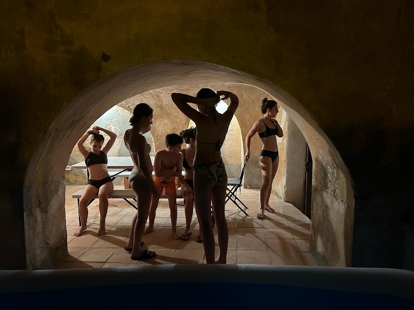 Summer vibes ❤️ at La Maison LONG****
.
.
.
.
Book La Maison LONG****
Vacation home | Photoshoot
4 bedrooms | 6 guests
📍In the heart of the village (Ollioules, Var)
⛱ 15 min from beaches by car
⏱ Near Sanary-sur-Mer, Bandol, Le Castellet, Evenos, La Cadiere d'Azur, Toulon!
⌨ For lowest prices, book here:
www.lamaisonlong.com
.
.
Réservez La Maison LONG****
Maison de vacances | Lieu de Tournage
4 chambres | 6 personnes
📍Au cœur du village (Ollioules, Var)
⛱ 15 min des plages en voiture
⏱ Proche de Sanary-sur-Mer, Bandol, Le Castellet, Evenos, La Cadiere d'Azur, Toulon!
⌨ Réservez ici (prix les plus bas) : www.lamaisonlong.com
#lamaisonlong #maisonlong #ollioules #sanarysurmer #vacationhome #slow #slowliving #cotedazur #southoffrance #regionsud #frenchriviera #provencealpescotedazur #pacatourisme #maisonalouer #locationsaisonniere #maisondecharme #maisonsdevacances
#authenticprovence #suddelafrance #lesud #ProvenceGuide #VisitProvence #frenchcountry #uniquehomes #amazingspaces #patrimoinefrancais #oldstones #vaultedceiling