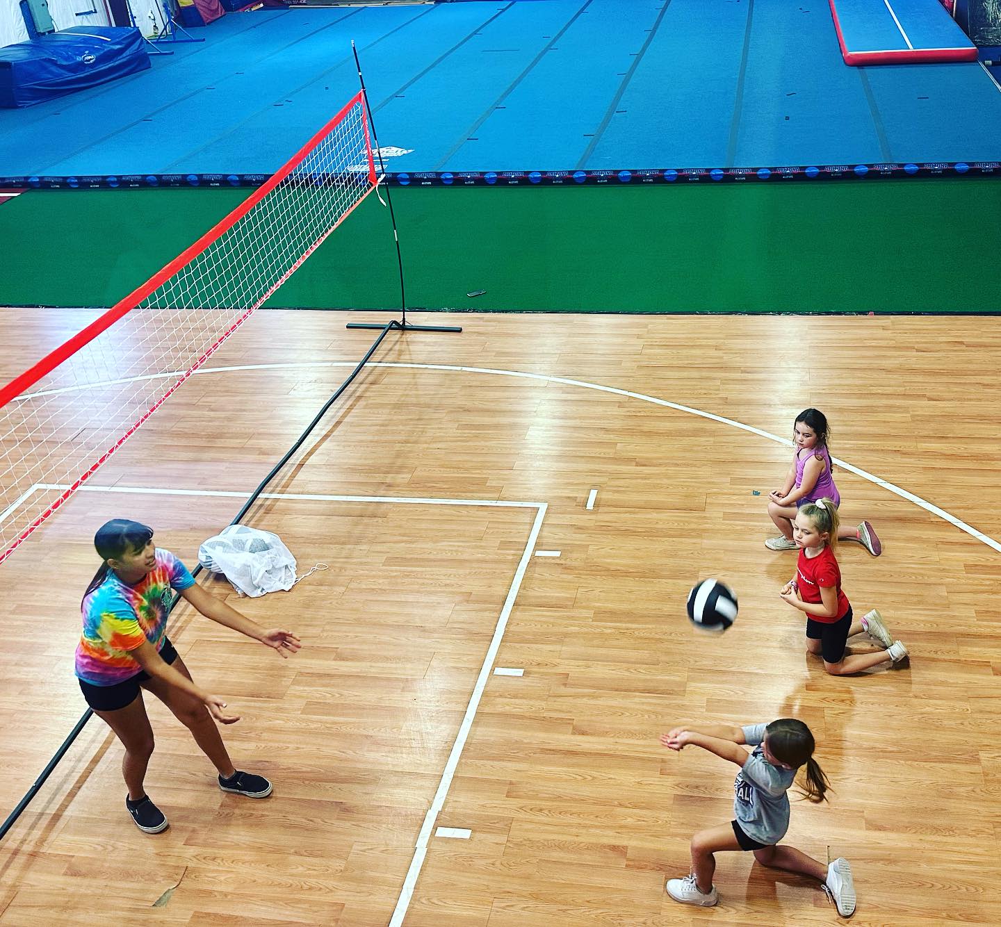 We are so excited to offer more new classes including Volleyball and Softball! Sign up today at www.thefarmsportscenter.com