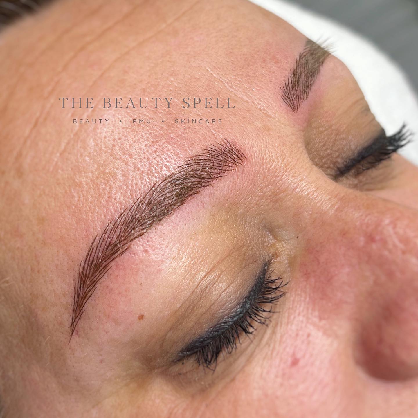 MICROBLADING✨
Beautiful coverup old pmu.
@ayaahassanii
#microblading #hairstrokes #strokes #brows #upgrade #pmu #assen #browshaping #browsonfleek #microbladingbrows #groningen #upperyourbrowgame #browgoals #happycustomer #naturalbrows