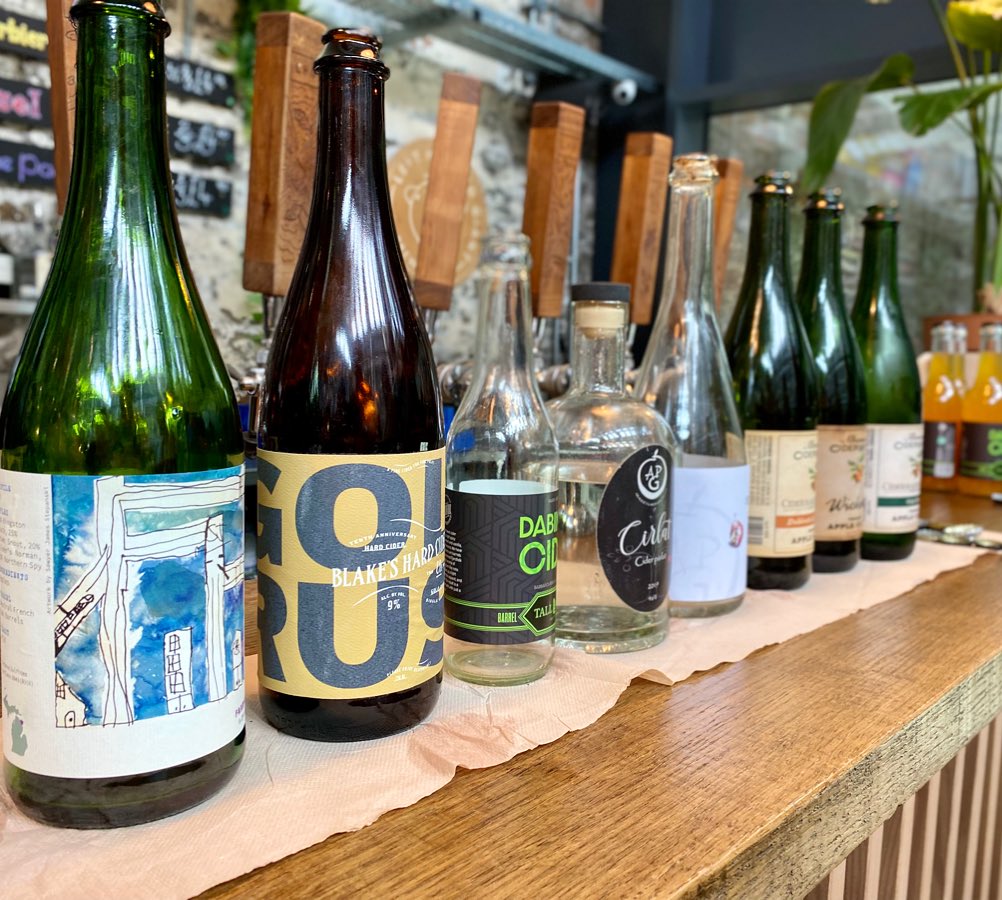 A selection of international ciders I tried at the World Of Cider talk during this weekends @cidersalonbrist . Some incredible drinks and inspirational stories.
.
.
.
.
.
.
#cider #ciderrevival #ciderfestival #apple #pears #perry #america #hungry #canada🇨🇦 #norway @pifcider @albciderworks @fjordfolk_mikrobryggeri @malverncellar