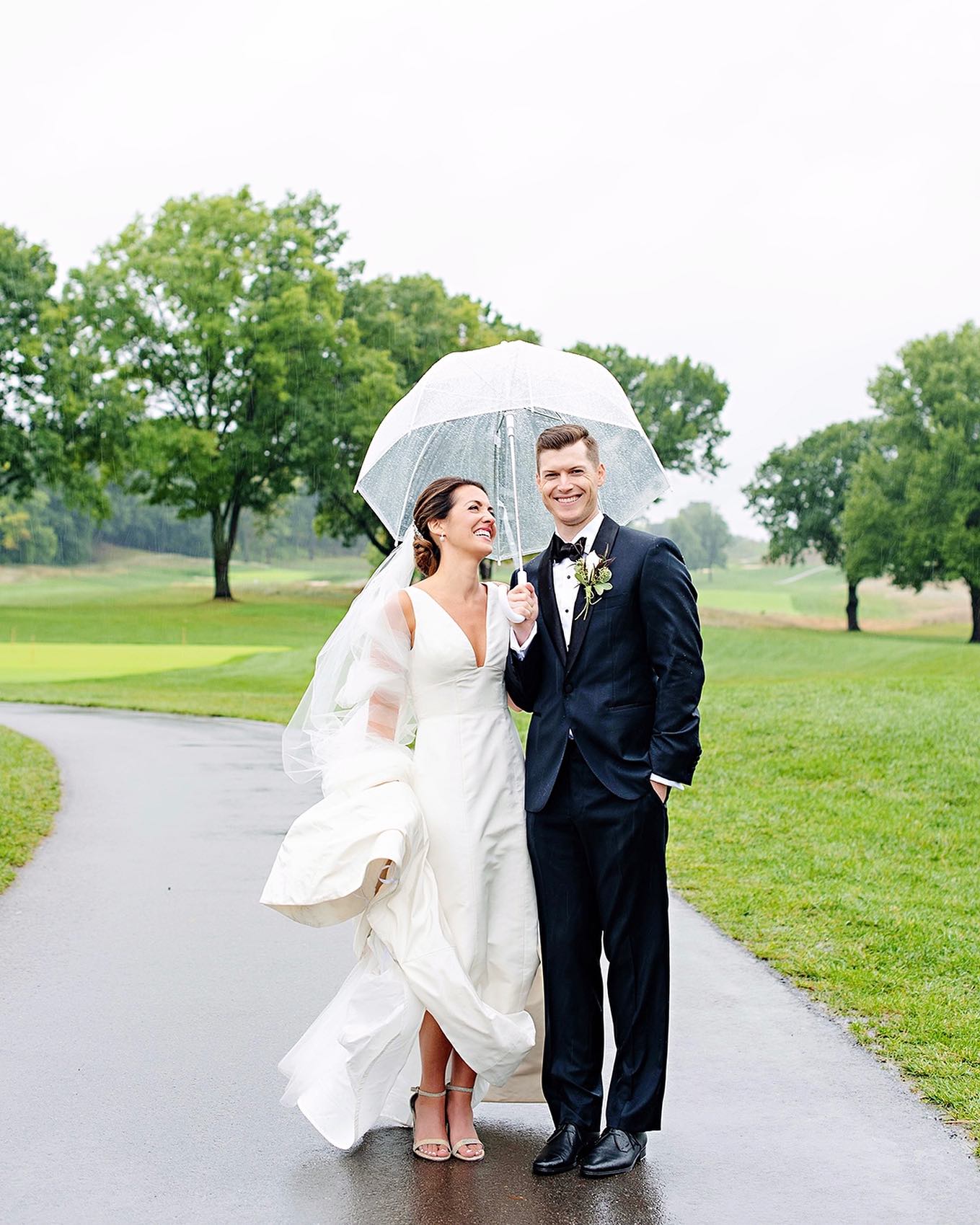 It may be raining today, but that doesn’t mean your day can’t be all smiles! Grab a cute bubble umbrella and shine on! ☂️☀️
@kortneekatephoto / @karahigginslewis / @benlewis09 / @lightboxsalon / @bridefaceotr / @sevenhillsstringduo / @thedowntownband / @blcentertainment / @studio.213.films / @morningsunflorist / @alloccasionseventrental / @lostandfoundrentals / @arabesqueofnaples / @morainecountryclub
.
.
.
#cincinnatiwedding #cincinnatibride #dayronwedding #daytonbride #rainywedding #cincinnatiweddingplanner #weddingplanner #weddingdesign #weddingdesigner #weddingstyle #weddingstylist #eventdesign #eventdesigner #eventstyling #eventstylist #wolfandbirdevents