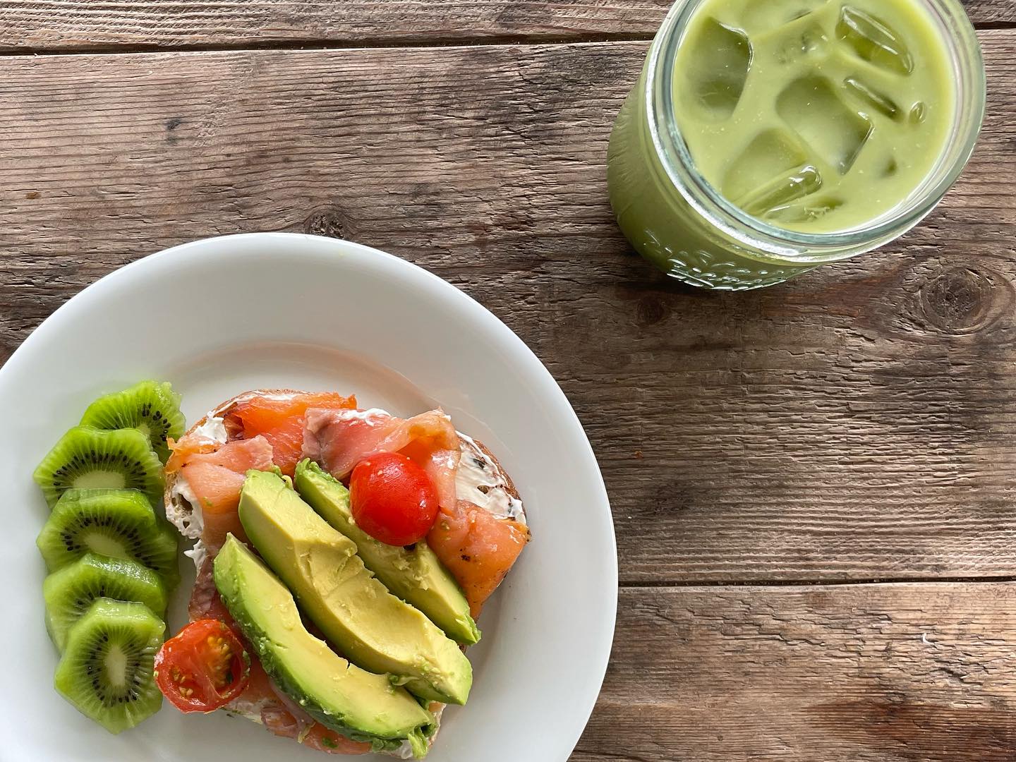 While in Kauai, we definitely put the kitchen in our Airbnb to work and made some delicious meals! Here are just some examples of a breakfast, lunch, and dinner that we made!
Breakfast: Avocado toast
- Iced matcha latte from @wishingwellcoffeeandtea
- Toasted sourdough bread from @kilaueabakery with cream cheese, smoked salmon, avocado, and tomatoes
- Fresh Kiwi
Lunch: Elevated Tuna Sandwich
- Sourdough bread from @kilaueabakery
- Locally made smoked ahi tuna dip
- Homemade pesto with green onions, basil, garlic, lemon, juice, and extra virgin olive oil
- Avocado, arugula, tomatoes, and peperoncini
Dinner: Fish tacos
- Mahi-mahi from @hanaleidolphin fish market
- Corn tortillas
- Mango salsa (I got a regular salsa at the store and then sliced up some fresh mango and mixed it together)
- Cotija cheese
#myhealthfullife #RD #RDN #RegisteredDietitian #health #healthy #healthyfood #healthylifestyle #food #foodie #nutrition #eatclean #foodblogger #lifestyleblogger #blogger #blog #foodinspiration #healthinspiration #beachmeals #travelhealthy