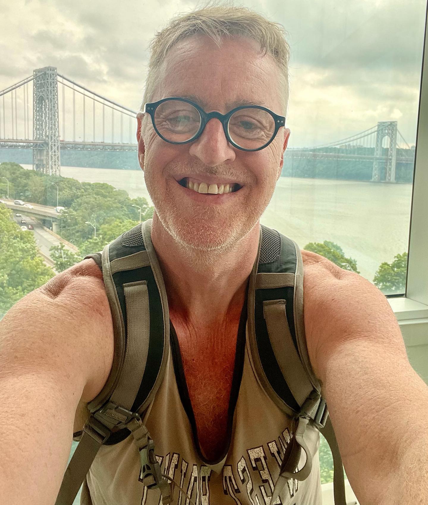 Back in therapy, feels so good. New therapist, tackling new personal stuff, and the writing back on track.
Thank God! Deadline approaching.
Just did 4 straight 1,000+ word days. First time since May. (When I stopped to edit, then got sick, a little depressed, blah, blah, blah.)
Plus I love that bridge. Never tire of taking selfies in front of it.