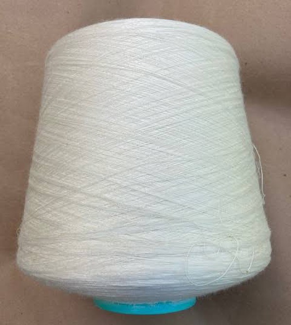 Wool Silk blend yarn increases insulation and breathability, creating a warm, durable fabric that will still allow the wicking away of moisture and prevent overheating.
#jainson #wool #silk