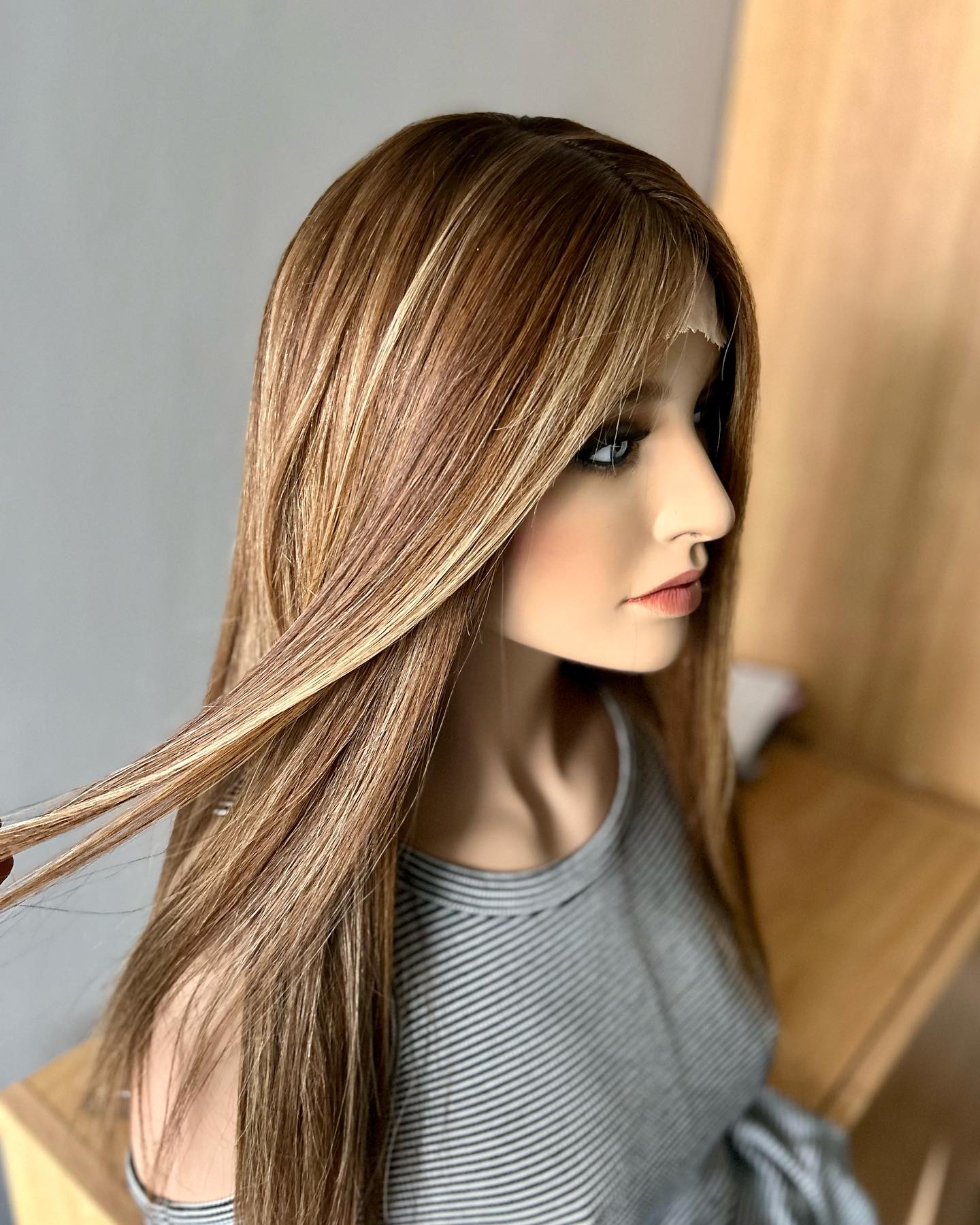 Another wig off to its forever home today. This one is a hand tied, silk top lace front wig in 16 inches. We used 3 different colours with a root shadow for a more natural look. .
.
.
.
.
.
#lacetopwigs #lacefrontwigs #lacewigs #wigs #lacefrontal #alopecia #areata #hairloss #hairreplacements #bespokewigs #customcolouredwigs #handmadewigs #wigbuilding #hairintegration #laceintegration #hairextensions #weave #hairlossspecialist #trichologist #trichology #hairlosssolution #hairlosssalon #hair