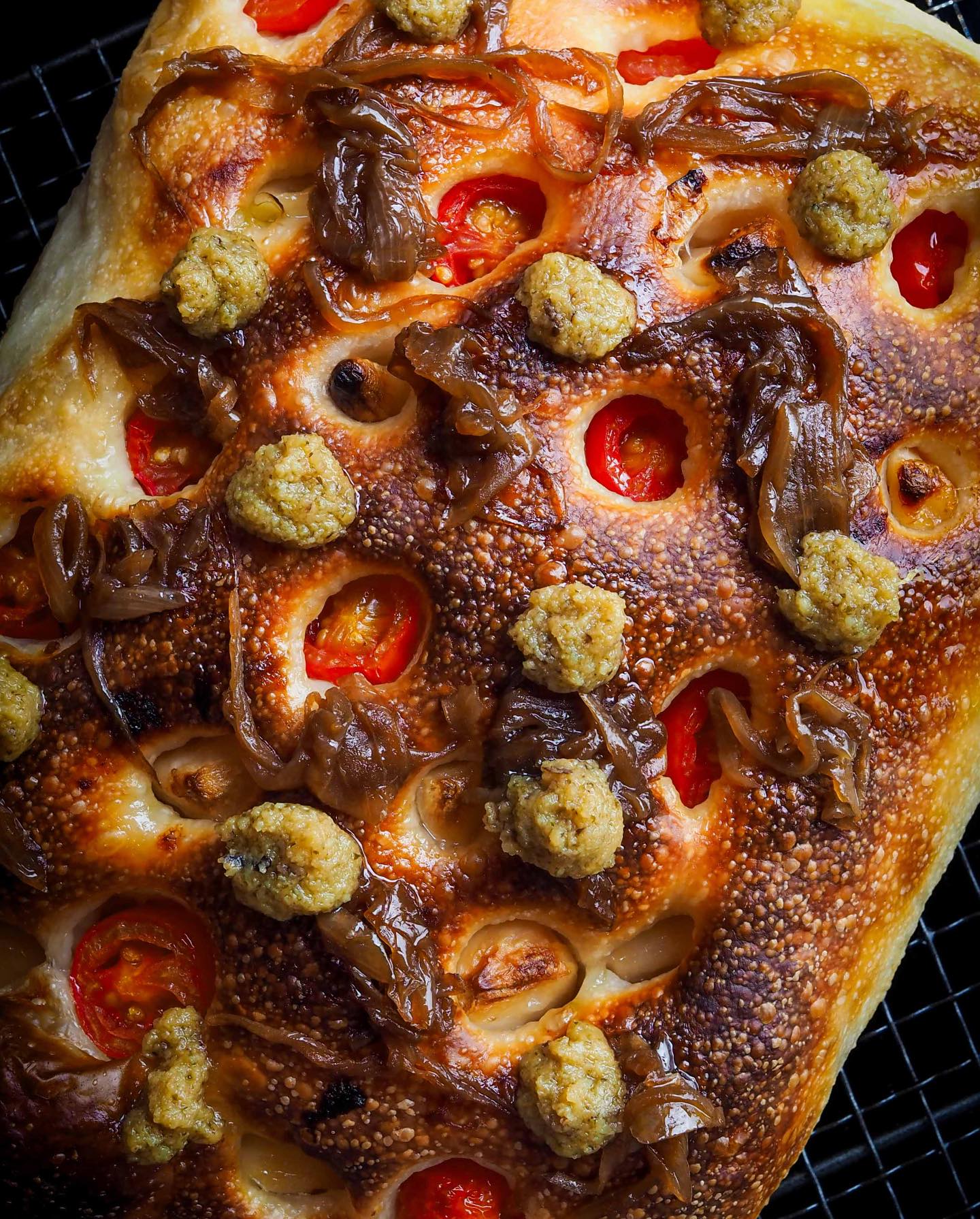 📣🍞 Calling all foodies! 🥖😍 Grab your chance to savor our mouthwatering homemade sourdough focaccia! 🥖💥 Limited quantities available, so don’t miss out! Order now on Eckitchensg and treat yourself to a delightful culinary experience! 😋🛒 Swipe to the last Pic for menu. A full loaf weighs approximately 900g of pure deliciousness! 💫
DM now to place your order.
#LimitedOffer #Eckitchensg #FoodieFavourites #sourdoughfocaccia