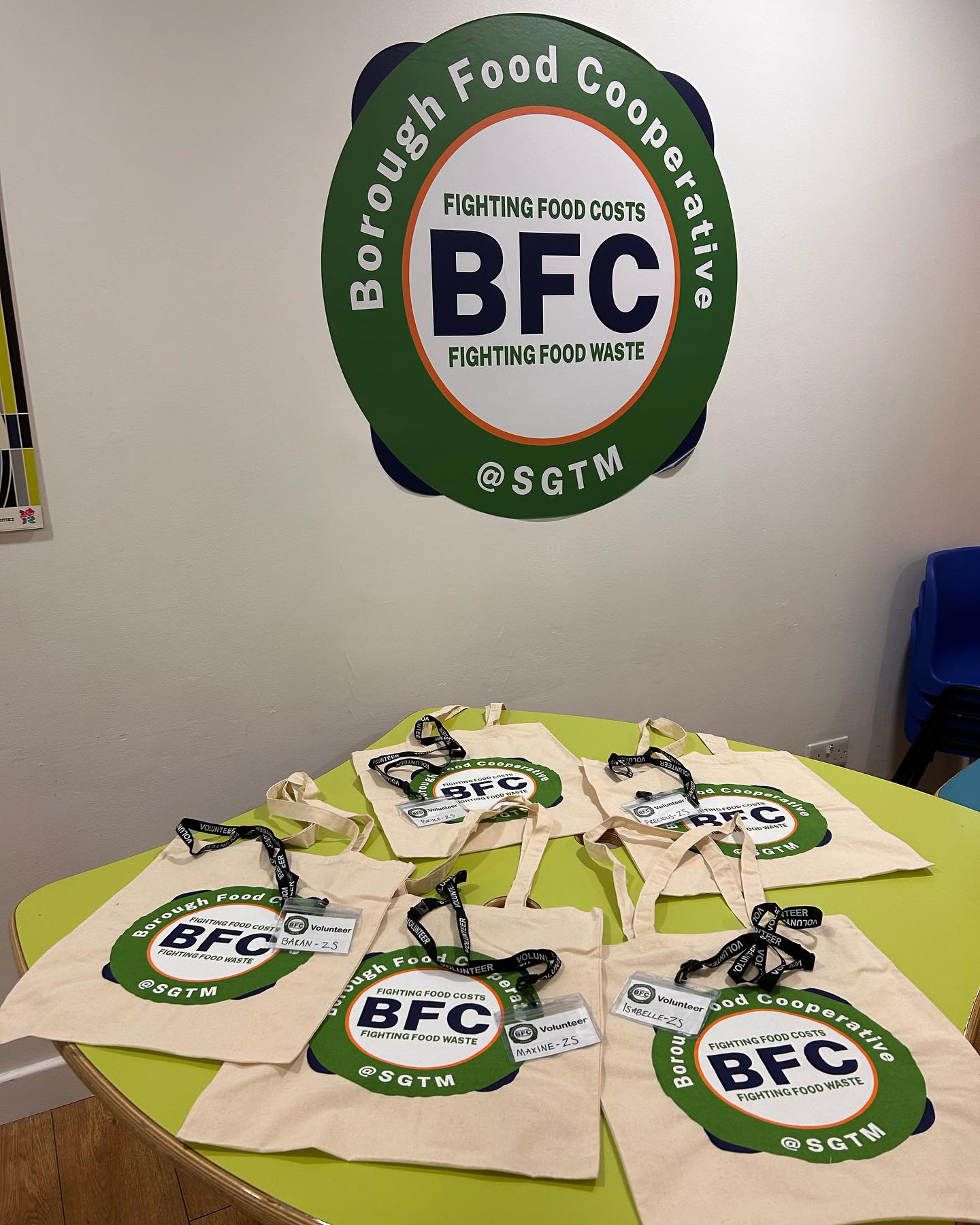 We happily hosted a team of corporate volunteers today from ZS! They, and we, had a great time. An incredibly productive day. If your team want to get involved, don’t hesitate to get in touch #volunteer #community #charity