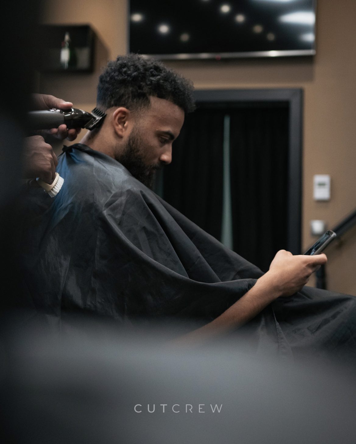 Let us handle the haircut while you handle your business
#barbershop #barbershopbrno #barber #brno #haircut #manstyle #manhaircut #haircutbrno