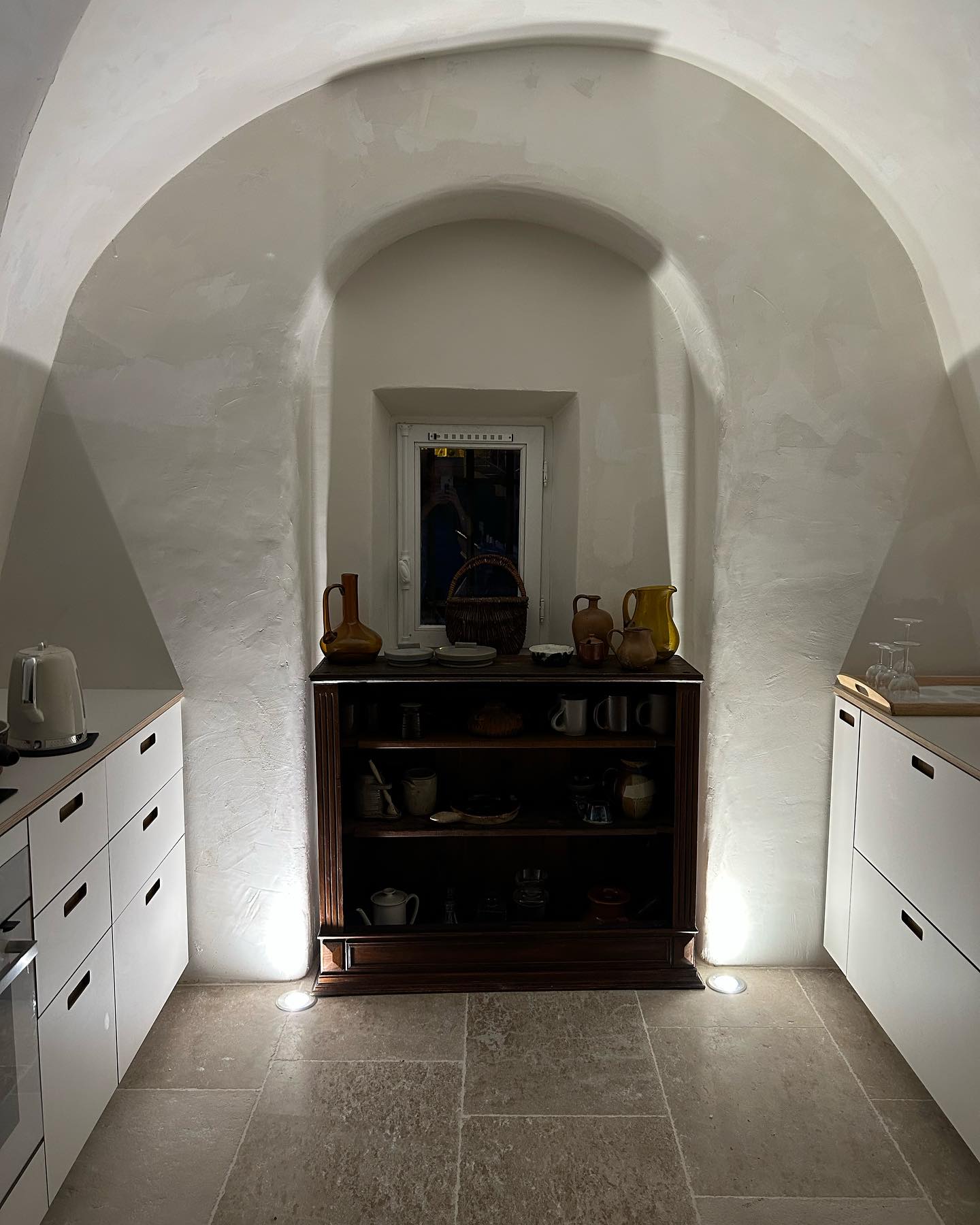 Waking up and seeing this makes me want to cry. We can’t wait to share this with you and host our first guests. .
.
.
.
.
Book La Maison LONG****
Vacation home | Photoshoot
4 bedrooms | 6 guests
📍In the heart of the village (Ollioules, Var)
⛱ 15 min from beaches by car
⏱ Near Sanary-sur-Mer, Bandol, Le Castellet, Evenos, La Cadiere d'Azur, Toulon!
⌨ For lowest prices, book here:
www.lamaisonlong.com
.
.
Réservez La Maison LONG****
Maison de vacances | Lieu de Tournage
4 chambres | 6 personnes
📍Au cœur du village (Ollioules, Var)
⛱ 15 min des plages en voiture
⏱ Proche de Sanary-sur-Mer, Bandol, Le Castellet, Evenos, La Cadiere d'Azur, Toulon!
⌨ Réservez ici (prix les plus bas) : www.lamaisonlong.com
#lamaisonlong #maisonlong #ollioules #sanarysurmer #vacationhome #slow #slowliving #cotedazur #southoffrance #regionsud #frenchriviera #provencealpescotedazur #pacatourisme #maisonalouer #locationsaisonniere #maisondecharme #maisonsdevacances
#authenticprovence #suddelafrance #lesud #ProvenceGuide #VisitProvence #frenchcountry #uniquehomes #amazingspaces #patrimoinefrancais #oldstones #vaultedceiling