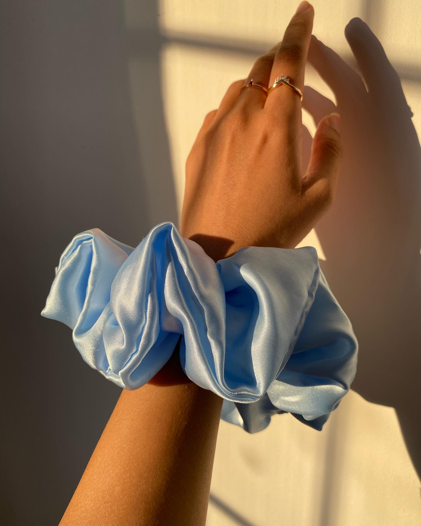 Pastel Blue Scrunchies ๐ฆ
The perfect accessory for any summer night out ๐
