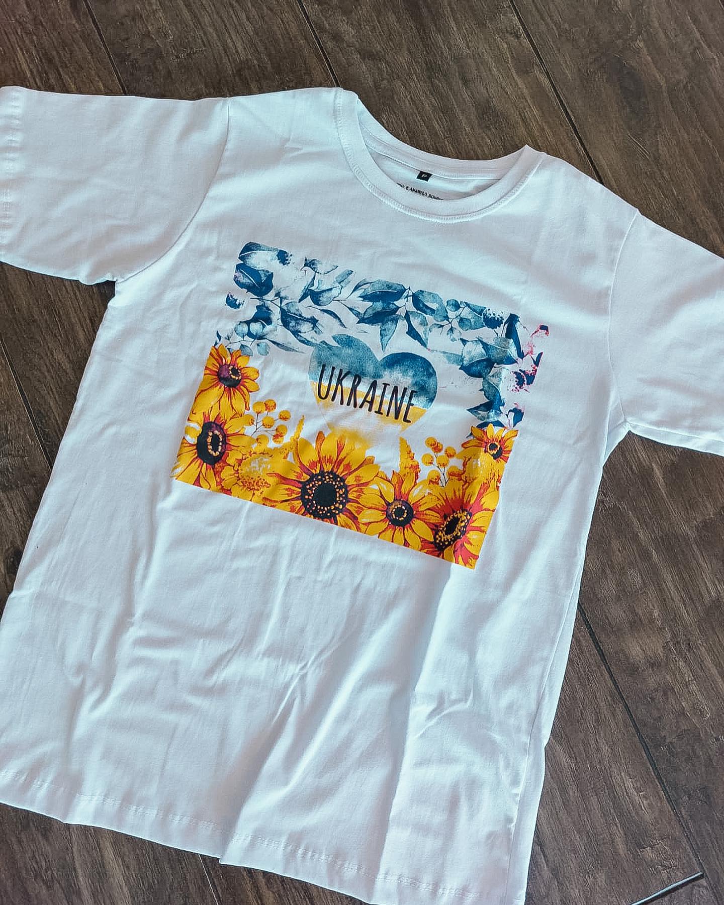 🔒FECHADO Para comemorar o dia de independência da Ucrânia e agradecer todos ao seu apoiar vamos fazer um SORTEIO!
🏆O prêmios - camisa Ucrânia (da foto)- opções de tamanho P, M ou G , 100% algodão. Terão 2 ganhadores.
Segue os passos para participar:
> Siga @azul.e.amarelo
> Curtir essa foto
> Marque um amig@ que pode gostar do nosso blog (não vale marcar famos@s e fakes)
O sorteio vai até 24/08 às 08:00h - quando será feito o sorteio!
Boa sorte, amigos! 🍀🍀🍀
*Vale para o Brasil 🇧🇷
*frete é por nossa conta (entregamos na por correios)
#ukrainianpeople #ucrania #ucranianos #ucranianosnobrasil #sorteiosinstagram