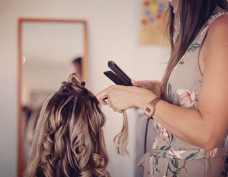 Dankeschön für den tollen Tag liebe Thea . Es hat mir sehr viel Spaß gemacht !!!!und Dankeschön für die Fotos .
#brautstylingluxemburg #mobilesbrautstylingluxemburg #brautstylingtrier #brautstylingsaarland #brautstyling #gettingreadyforwedding