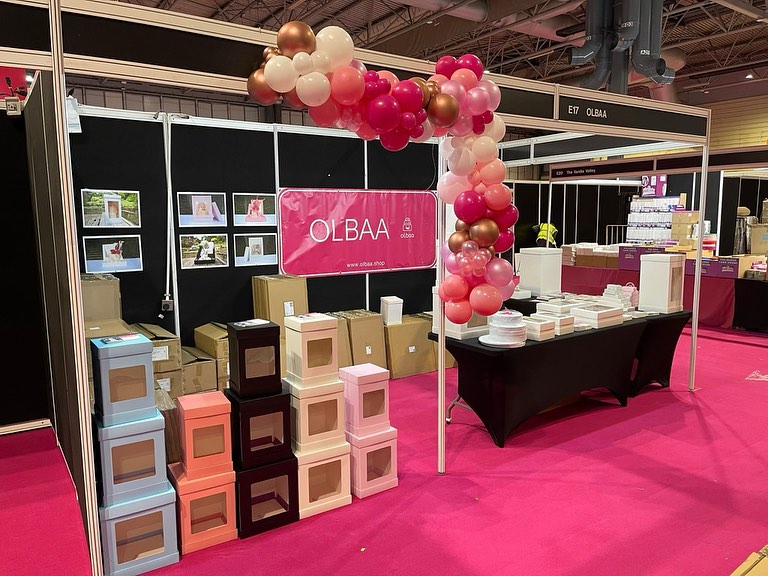 Grab and go garlands for @olbaa_cake_box ! tell us your colour scheme and let us design for you to attach yourselves at your venue 🎈DM us to order now!
.
.
.
.
.
#happybirthday#bubbleballoons#balloons#babyshower#baby#birth#celebration#gift#party#celebrationgift#baby#ballooninabox#present#lockdownpresent#ballooninabox#birthdaypresent#ordernow#happybirthday#celebrate#giantbubbleballoons#buckinghamshire#london#buckinghamshireballoons#balloongarland