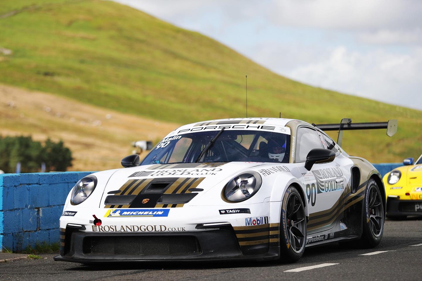 An interesting day testing today - not the quickest but experimenting with setup and learning along the way, with time to find as well. Not impossible but we have work to do!
Looking forward to qualifying tomorrow at 2:35pm, though it’s looking like it’s going to be wet! It will certainly be a baptism of fire 🔥
Thanks to the guys working hard at @century_msport @roslandgoldracing on the car today, we go forward tomorrow! 🤍🏁
#porsche #911gt3 #porsche911 #porschegt3cup #porsche911gt3cup #gt3cup #carreracup #porschecarreracup #porschecarreracupgb #carreracupgb #racing #racecar #itv #btcc #toca #roslandgold #roslandgoldracing #roslandgoldracingbycentury #centurymotorsport #carguystv #joshmalin #joshmalinracing