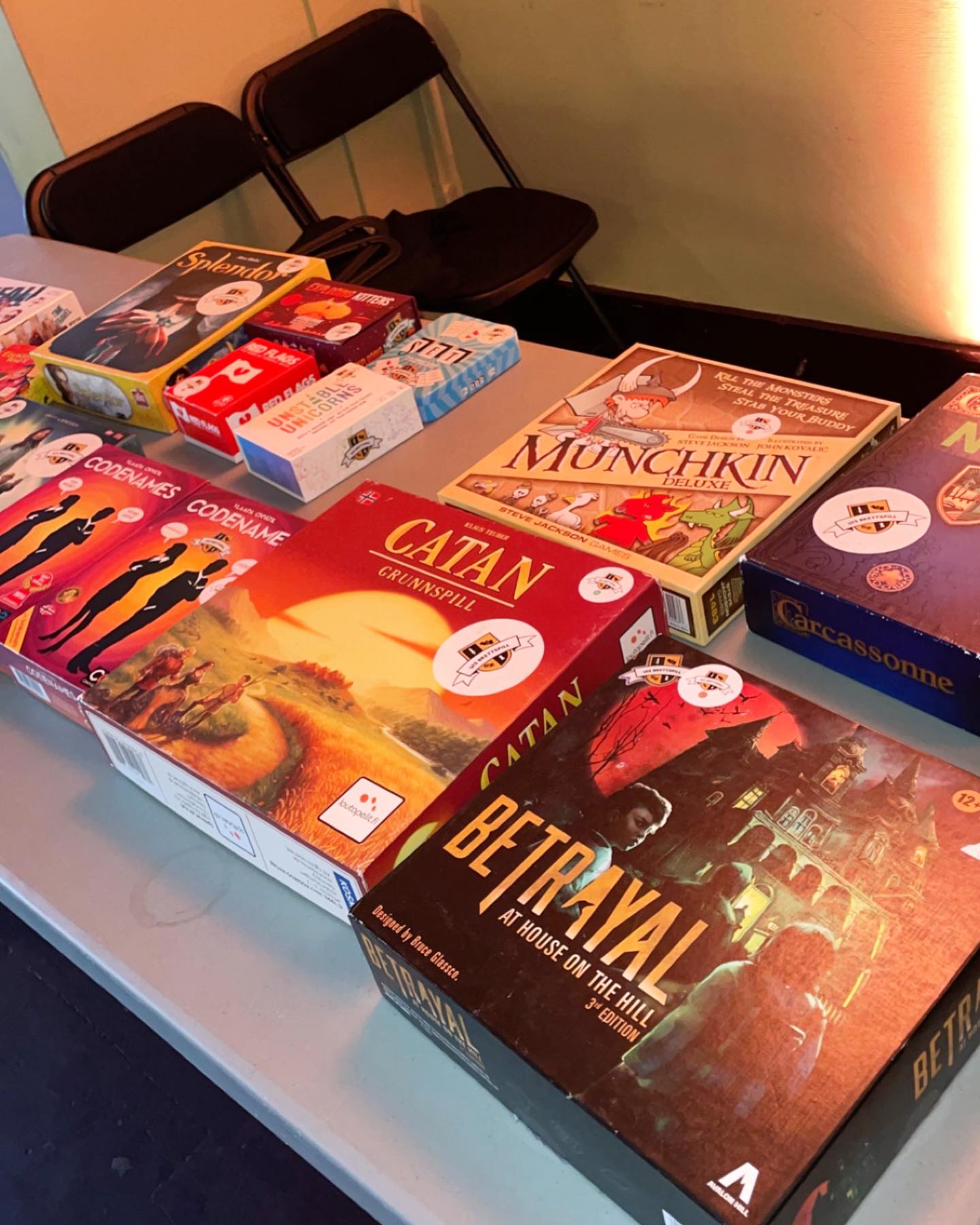 Everything is set and ready for drinks and games at FOLKEN!