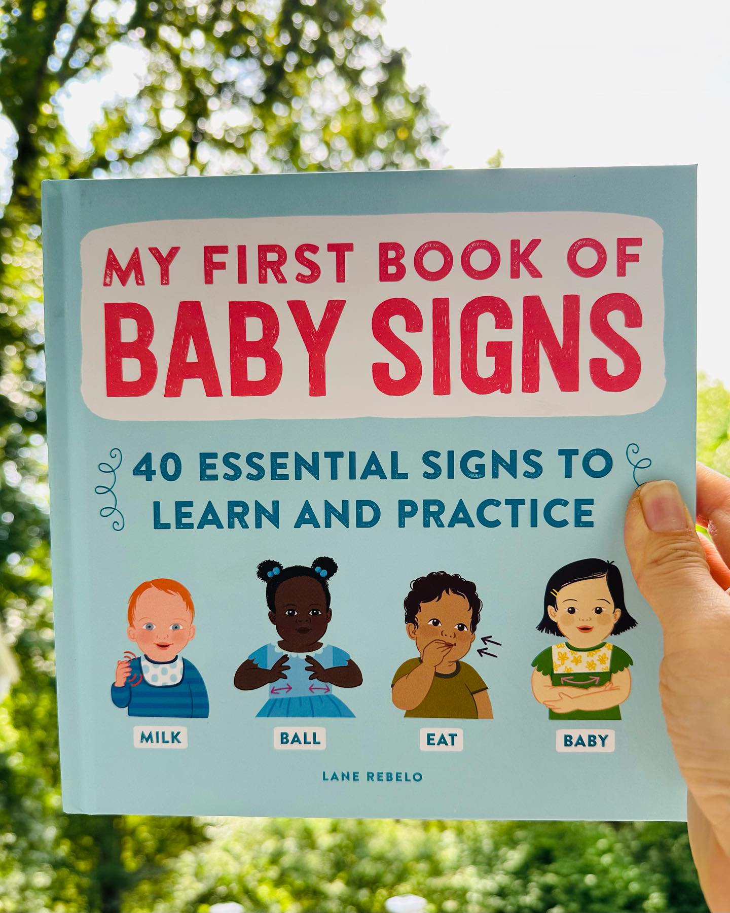 I like to introduce a few basic signs early on! And if you have a late talker- don’t be shy to start with signs! Communication is more than spoken words—messages are conveyed through the use of gestures, signs, body language, visual pictures, written words, spoken speech and combination of all the above! Often times the use of signs and gestures may precede a spoken word. I like this book by Lane Rebelo. It gives the reader instructions on how to produce the sign and an example of when you could use each one. The book is also well illustrated and representative of many colors and cultures. Note that it may be helpful to watch a short video of some of the signs in case written visuals/directions are confusing. Swipe to the end to see one of my fave apps for early sign language video demonstrations. 🤟🏻