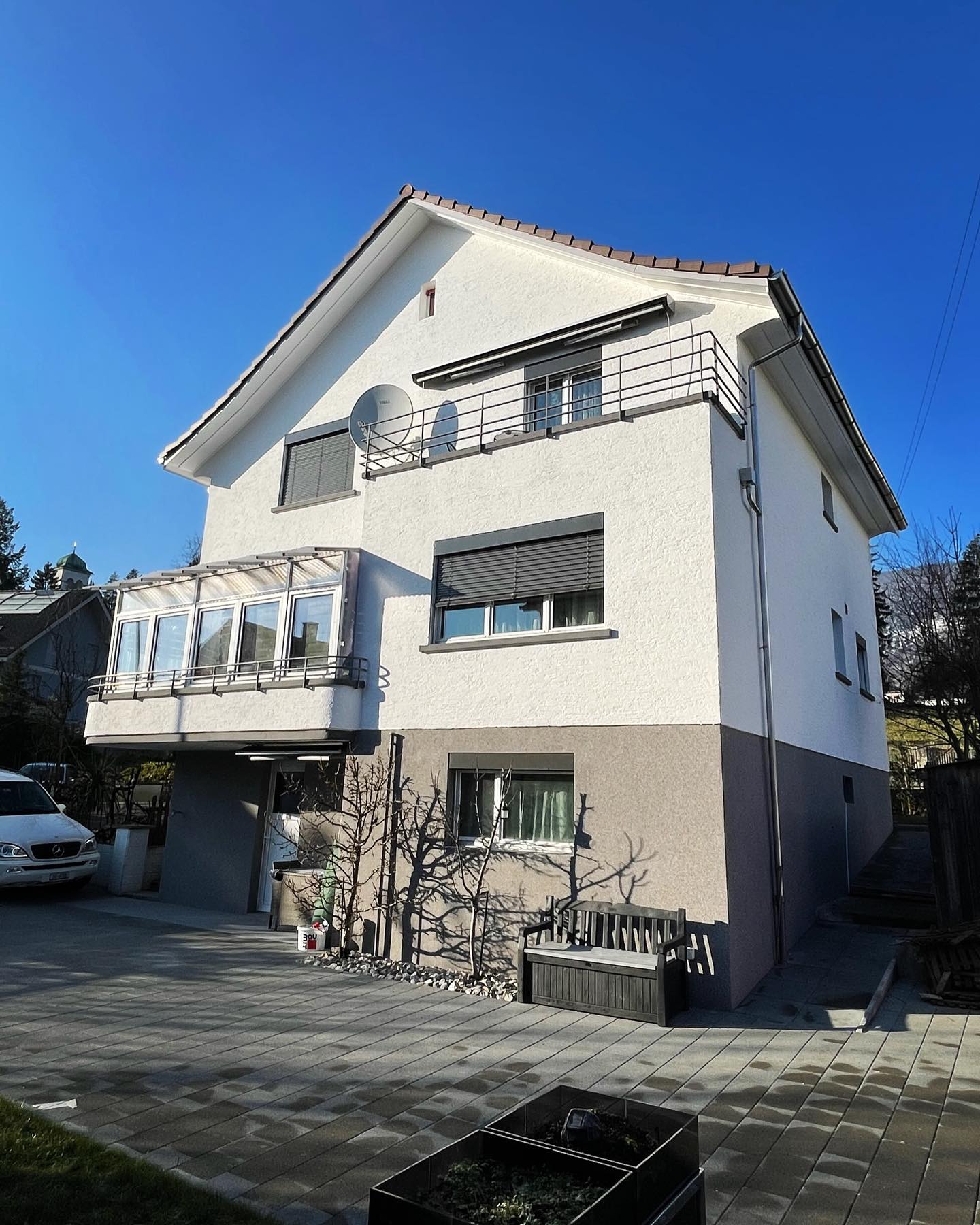 Reinigung und Streicharbeiten einer Fassade und Dachuntersicht in Grenchen🏠
Ihr Gipser und Maler für Umbau und Renovationen✅
#gipser #maler #handwerk #bau #trockenbau #hausbau #baustelle #handwerker #neubau #fassade #gipserarbeiten #schweiz #umbau #sanierung #fassadenbau #malerundlackierer #fassadengestaltung #eigenheim #beratung #solothurn #architekten #verwaltung #biberist #gerlafingen #derendingen #zuchwil #kriegstetten #horriwil #bern #grenchen