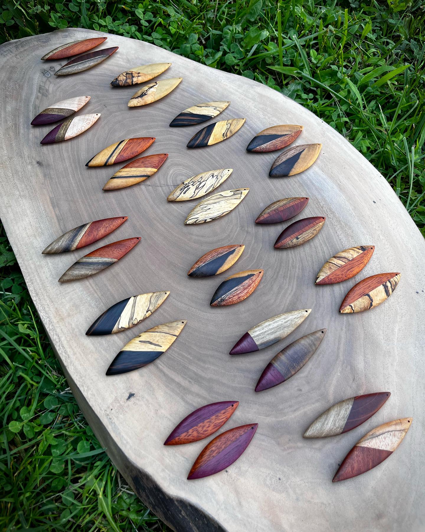 Due to popular demand, the earrings are back! Just finished oiling up the new batch ✨ Website revamp / online store is underway, but DM me if you want to snag a pair!
.
.
.
.
.
.
.
#kcapurasdesign #pyrography #pyrographyart #pyrographyartist #handmadejewelry #woodenearrings #woodartist #woodporn #woodcraft #woodart #woodlove #originaldesign #oneofakind #femalewoodworker #details #accessories #statementpiece #handmadeearrings #artisanjewelry #bohochic #earrings #woodjewelry #uniquegift #boho #bohostyle #naturalstyle #michigan #localartist @odiesoil