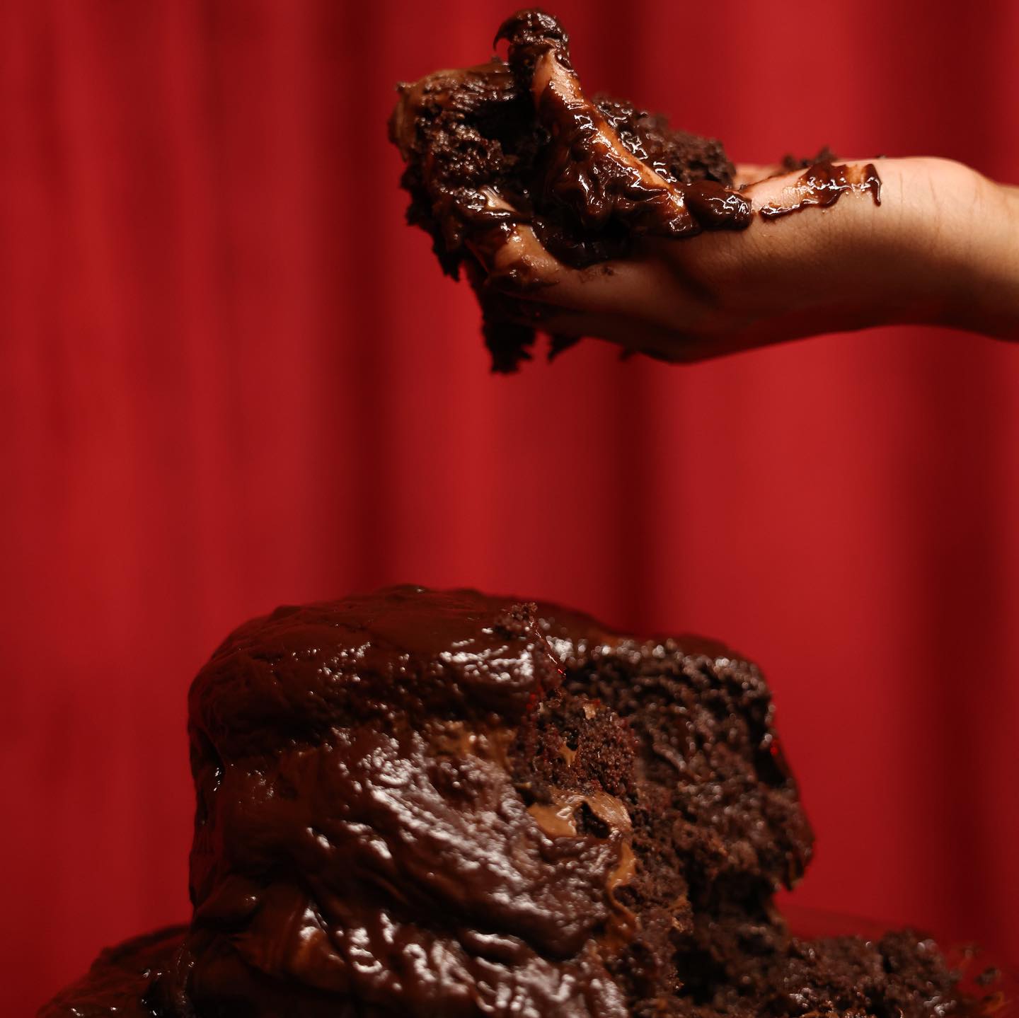 Dripping in cocoa goodness 🍫🤤. If this isn't cake goals, what is? #ChocoGlowUp #Mood #shepardssweets