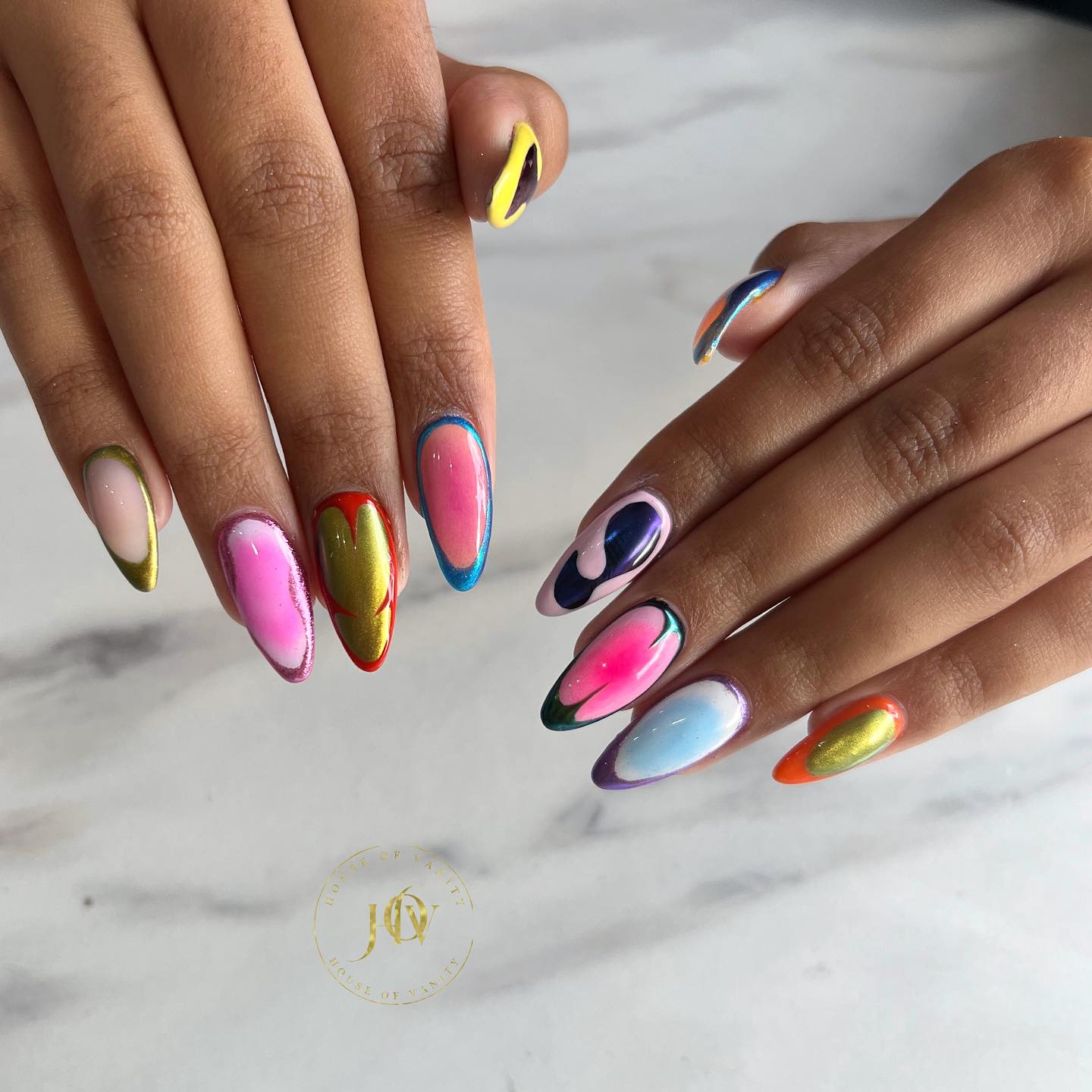 What Hannah is really doing when she says sheโs working from home.. Spending 2hrs in the nail salon
.
.
.
.
.
.
.
.
.
.
#nails #swarovskinails #chromenails #ombrenails #nailartist #nailsofinstagram #nailsoftheday #nailsonfleek #nailswag #nailart #gelpolish #naildesign #naildesigns #almondnails #longnails #nailsaddict #fashion #fashionstyle #nailcare #fashionblogger #shinynails #catfordnails #lewishamnails #southeastlondonnails