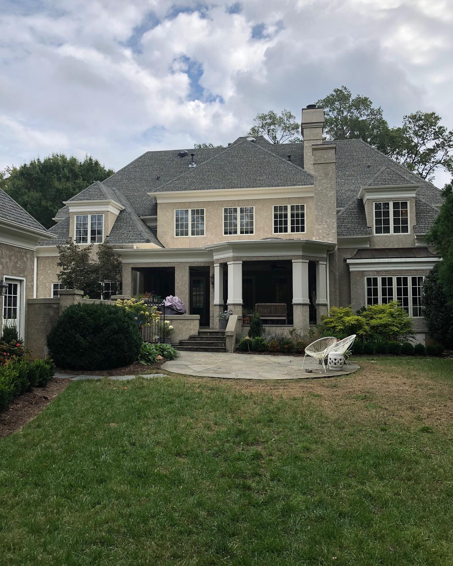 These before and after renovation pictures speak for themselves!
#renovations #changeisgood #remodeling #veranda #itdoesntgetbetterthanthis #pooltime #amazingtransformation #urbanbuildinggroup #ubgcharlotte #followme