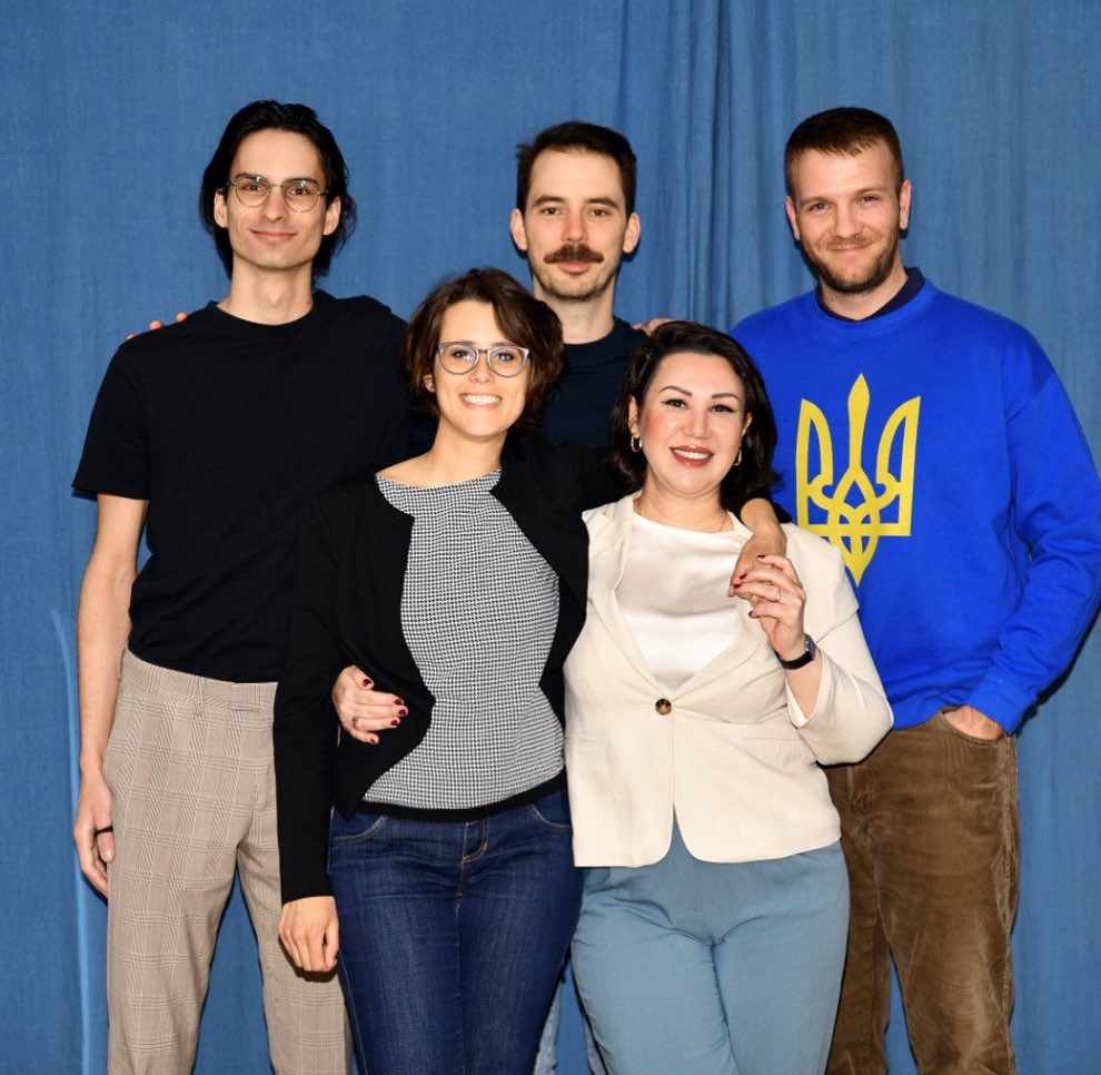 Dear Ukraine, happy #IndependanceDay! Today you celebrate in commemoration of the Declaration of Independence of 1991. The Declaration established the principles of Self-Determination of the Ukrainian Nation, Rule of the People, State Power, Citizenship of Ukraine, Territorial Supremacy, Economic Independence, Environmental Safety, Cultural Development, External and Internal Security, and International Relations.
The war against Ukraine is cruel not only for its people, but also endangering Independence and Sovereignty of Ukraine. This day reminds us of the importance of civil society and of the need to stand up for Switzerland's humanitarian tradition. It strengthens us in our will to set a visible example of solidarity with the war-affected people of Ukraine.
Today we think of all the people who don’t feel like celebrating. Because they cannot leave the country. Because they suffer from shelling, fear or hunger. Because they are at war, because they are wounded or worse.
Last year Ukrainians showed the world what it means to be strong and brave. There are 44 million people in Ukraine, and many of them are exceptional. That is why we will triumph over injustice. There are fewer people in Switzerland than in Ukraine, but they are just as extraordinary. The Swiss are generous and want to help. We thank everyone who supports us in our humanitarian work so er can ease the pain of those who suffer because of war.
#ДеньНезалежностіУкраїни