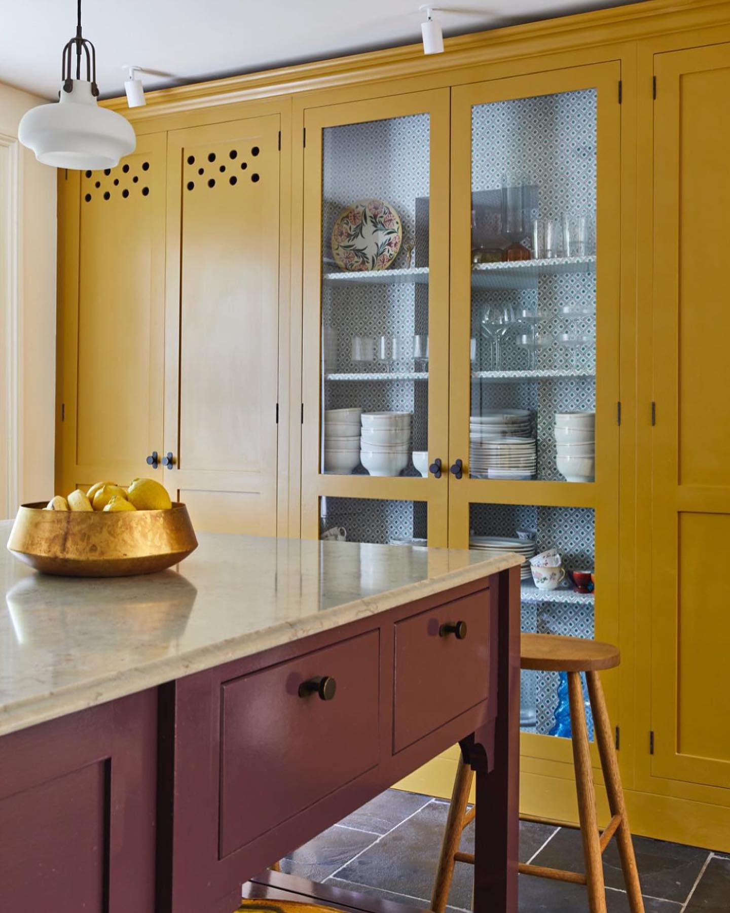 Measured and designed, sawn and sanded, chiseled and joined, prepared and painted. The seen and the unseen. Joe does it all, from start to finish, with you every step of the way. It is, the details that matter and this kitchen shows off the amazing craftsmanship in a J Harris Kitchen.