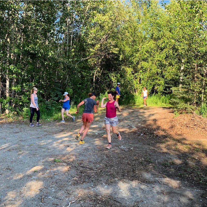 MatSu Running Clubâs 2023 Extended Season starts tomorrow, Tuesday, Aug. 22! Meet at 6 pm at the Colony High School track. You can still sign up at matsurunningclub.org!
Extended season consists of 6 sessions focusing on both track and trail running. We meet at Colony & Palmer High. You can join extended season even if you didnât do the regular season. Cost is $60. Workouts are designed for all ages and abilities!
What to bring: water, a watch, track and trail shoes (if you have them). And your friends! đ