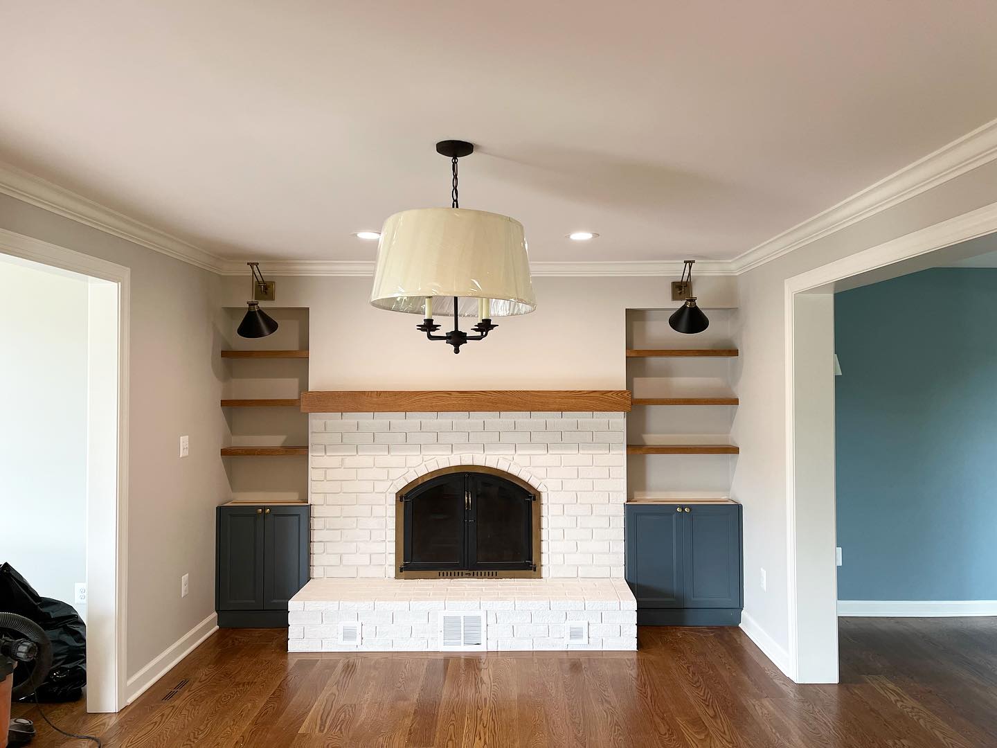✨One of the first things my clients said was that they wanted to change their fireplace. It was a lot of brick but I think the solution I came up with softened all the hard edges and gives it a more current look. Swipe to see the before.
#beforeandafter #fireplacemakeover #brickfireplace #limewashedbrick #baltimoreinteriordesign #hillhousedesignmd #fireplacefacelift