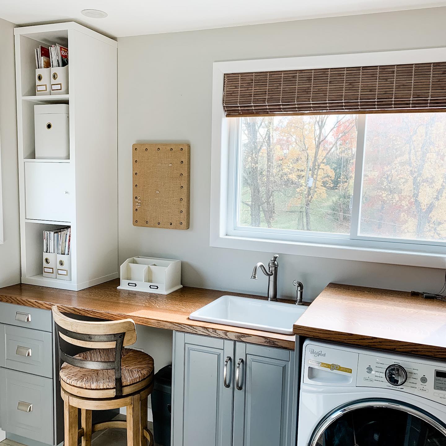 🖋️Our first lookbook drops tomorrow, check out our profile link and story to make sure you’re on the list!
Since I’ve been spending a lot of my time in my office preparing for all these launches I thought I’d share the office at our old house. It was originally just a laundry room and when we renovated we made this built-in desk so we had a separate office space.
#homeoffice #multipurposeroom #verticalstorage #hillhousedesignmd #baltimoredesigner #designtips #designtipsandtricks #interiordesigninspiration #baltimoreinteriordesign