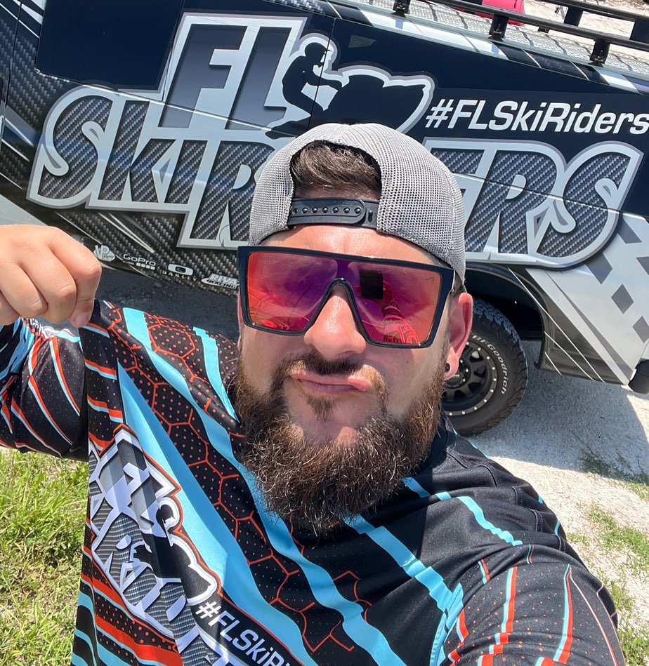 Hanging with the @flskiriders crew here in sunny Florida ๐๏ธ#flskiridersโฆ to scoop yourself some spicy apparel hit em upโฆ ๐๐ฝ https://flskiriders.com/shop