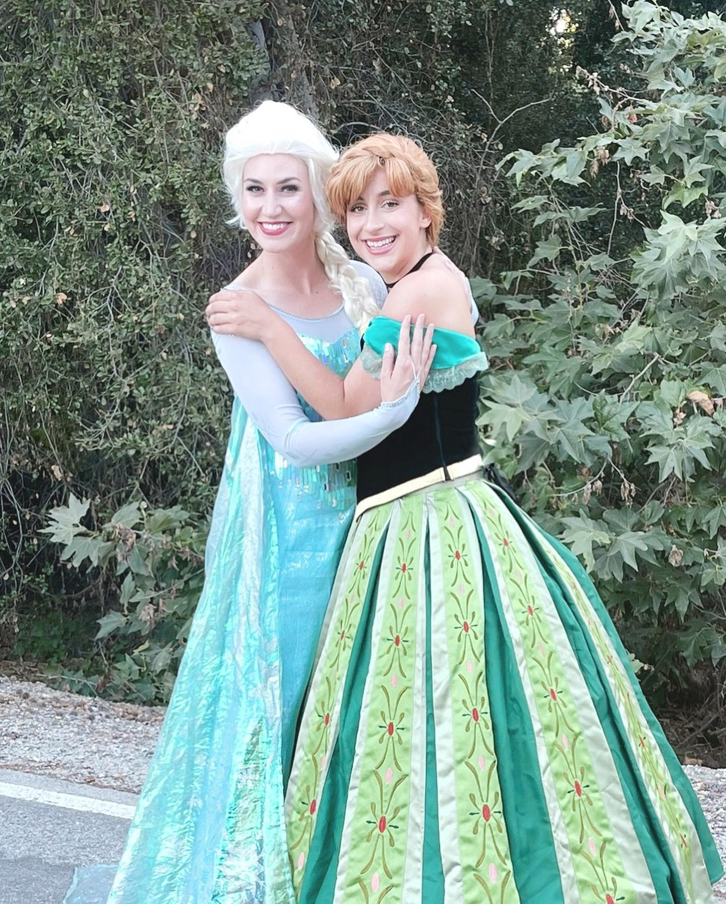 it’s so cool spending time with these sisters ❄️🌷