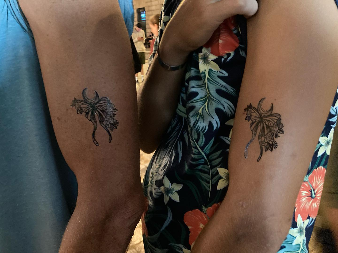 2 papillons entre père et fils !
@poptattoo.fr #tatouageephemere #tatouagetemporaire #jeudisdenimes #baratattoo