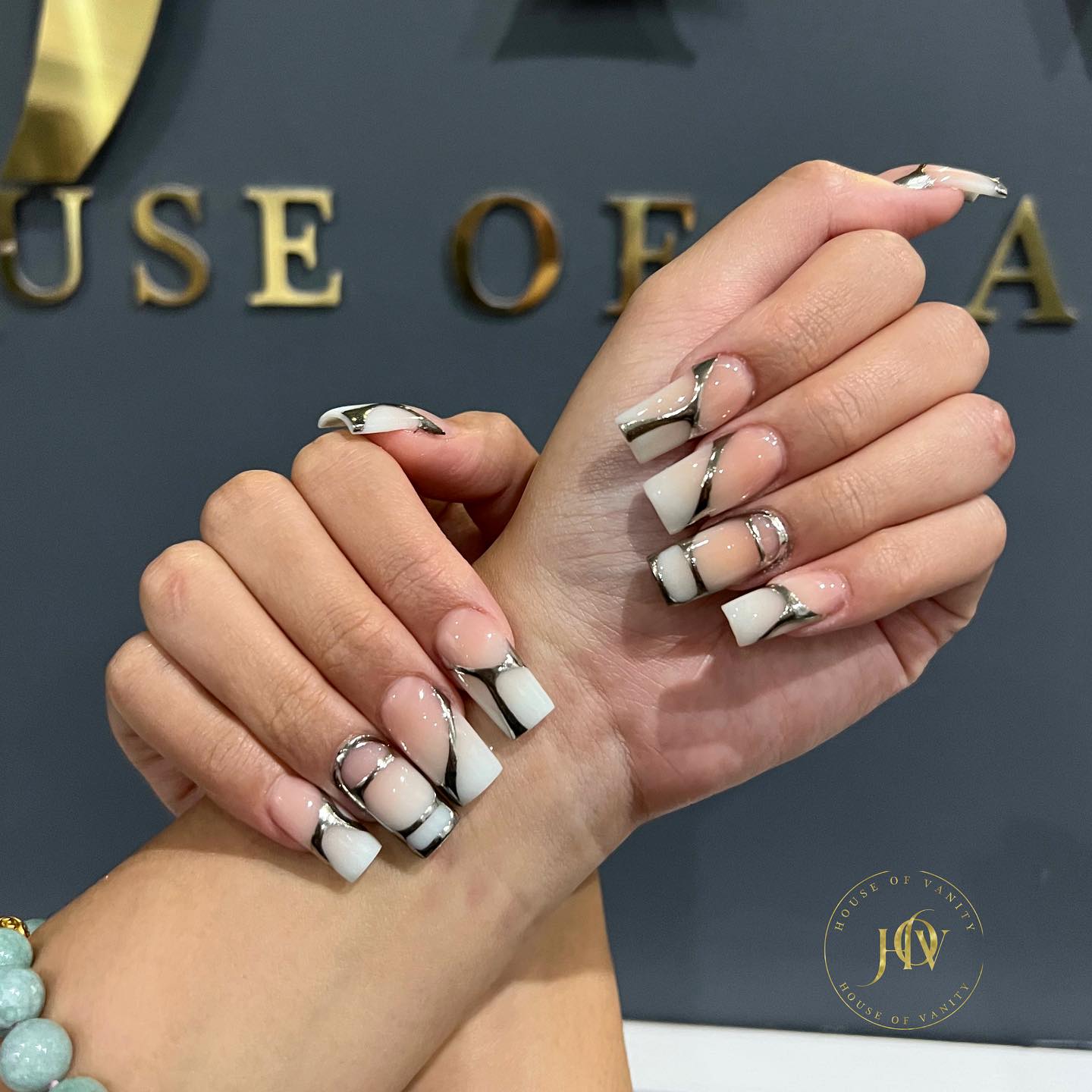 Ombrรฉ with chrome design
.
.
.
.
.
.
.
.
.
.
#nails #chromenails #ombrenails #nailartist #nailsofinstagram #nailsoftheday #nailsonfleek #nailswag #nailart #gelpolish #naildesign #naildesigns #squarenails #longnails #nailsaddict #fashion #fashionstyle #nailcare #fashionblogger #shinynails #catfordnails #lewishamnais #southeastlondonnails