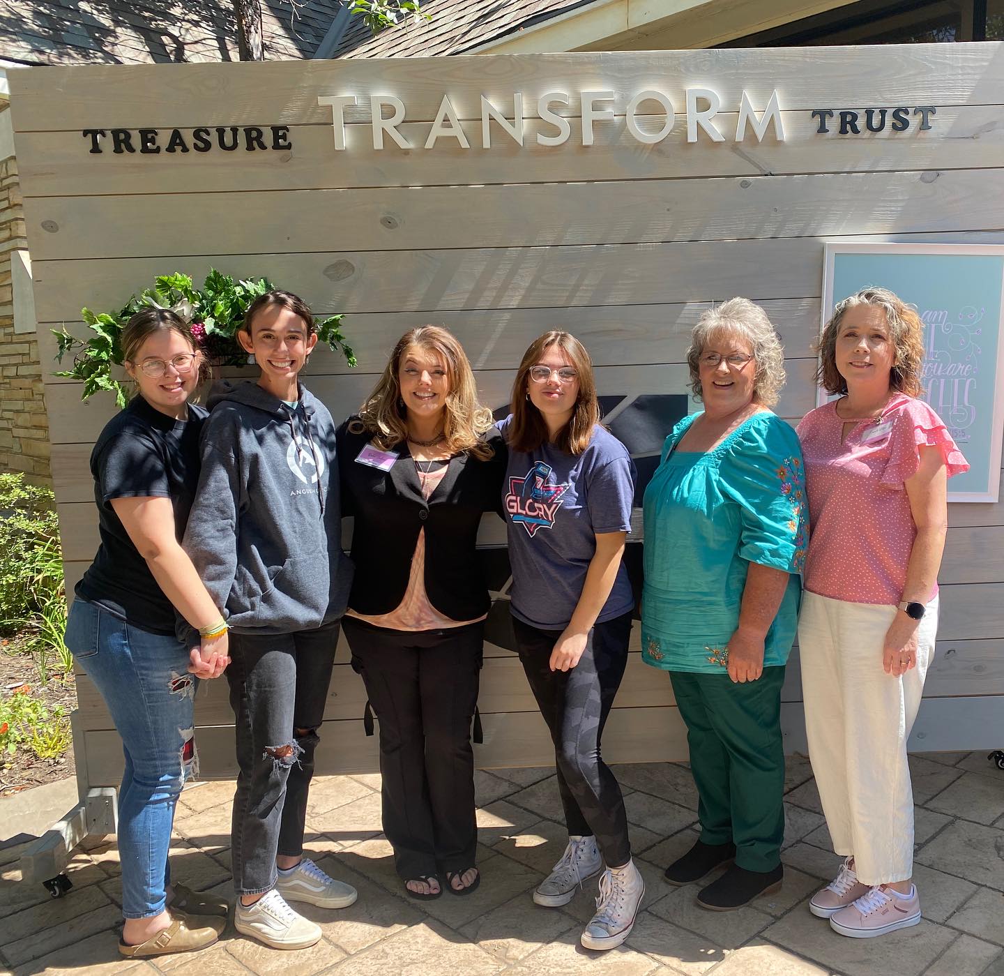 It was an honor and pleasure to teach and talk about the word of God, and how it prepares us and the next generation for the battles now and ahead. Danielle spoke as well and did a wonderful job! Tulsa Bible church is such a Beautiful church and their was great bunch of ladies. Over 100 there today. I wish I got that pic. Thank u so much for having us @tulsabible ! #convention #tulsa #jesus #speaking @rachel_jackson_music #ourcrew #mobilemissionsnetwork