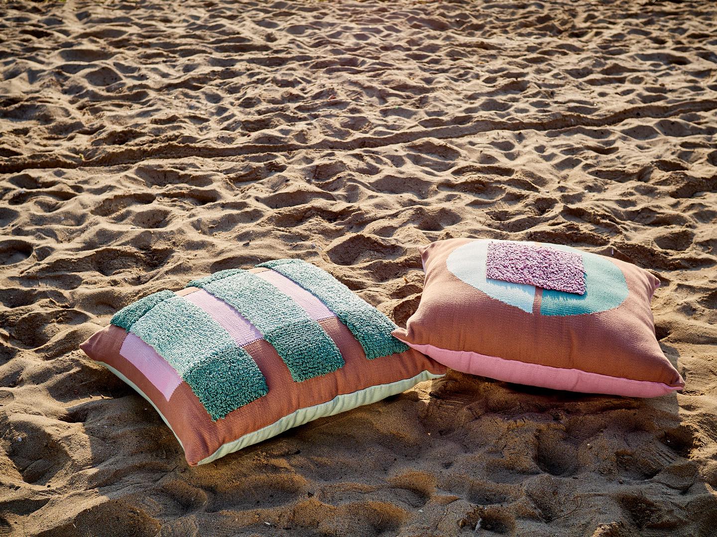 Summer is departing and making space for Fall. Only the footsteps remain of a life well lived.
📸 @irisphoto_graphy
🧶 @dzevstudio