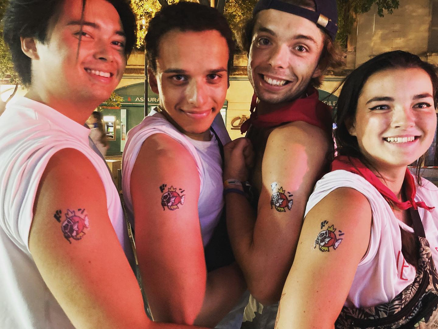 4 Titans en pleine feria ! #lattaquesdestitans #tatouageephemere #baratattoo