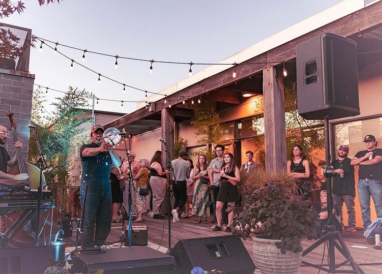 Thank you Depave! @depavepdx work envisions an empowered society living within sustainable cities, built on a foundation of justice, equity, diversity, practicing inclusion and actively undoing systemic discrimination, social, and environmental injustice. It was a joy to have Depaves fundraiser on the rooftop and hear so many lovely tunes! Thanks to all who made this sweetness happen.
Photos by: @javierdavidphotography