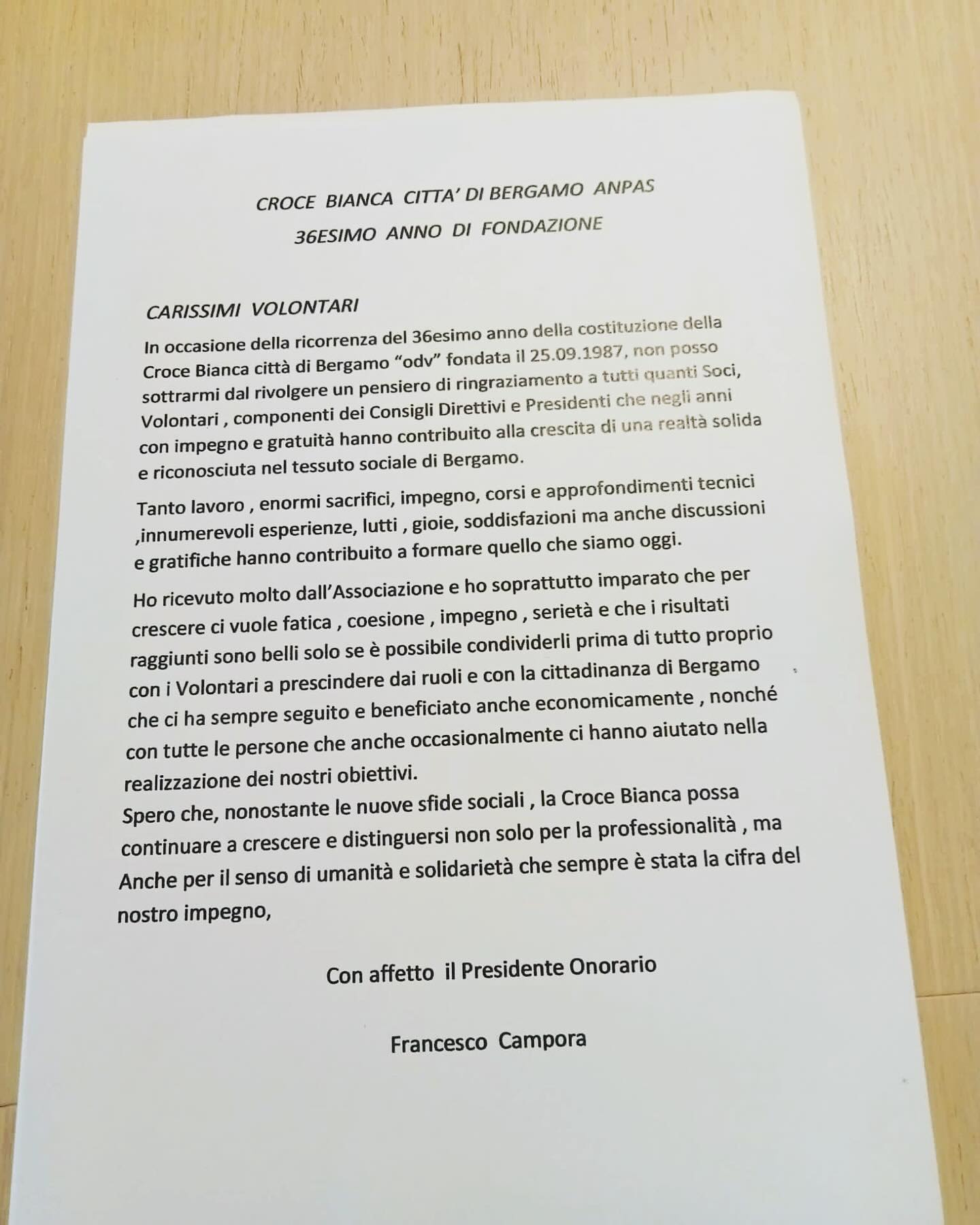 36 anni di Croce Bianca Bergamo🧡…
Il nostro Presidente Onorario Francesco Campora esprime i suoi più sinceri auguri!
Grazie a tutti i volontari, i dipendenti e ai soci che si impegnano costantemente ogni giorno per il bene della nostra cittadinanza!
#crocebiancabergamo#anpas#anpaslombardia#anpasnazionale