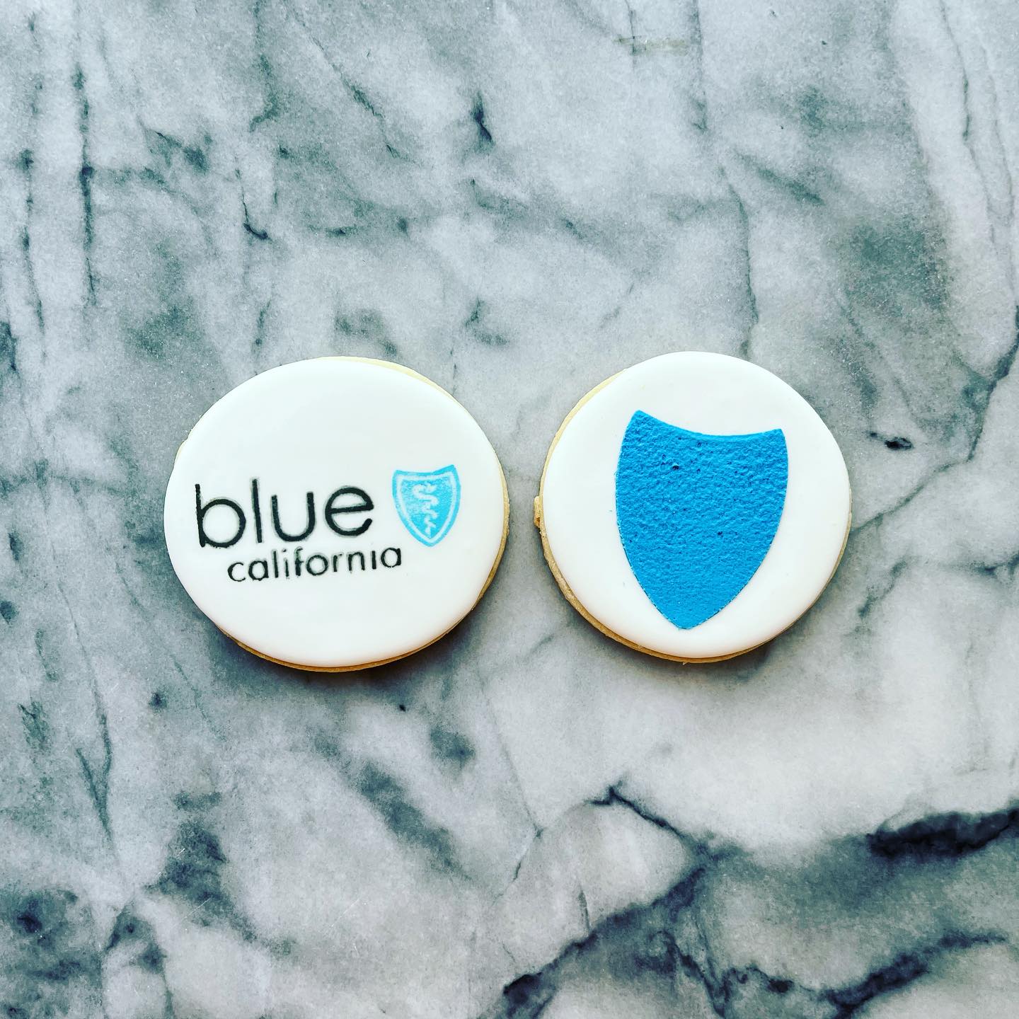 Yes, we do corporate events too!
.
.
#royalicingcookies #longbeachcookies #cookiedecorator #cookiedecorating #decoratedcookies #customcookies #cookies #longbeach #longbeachca