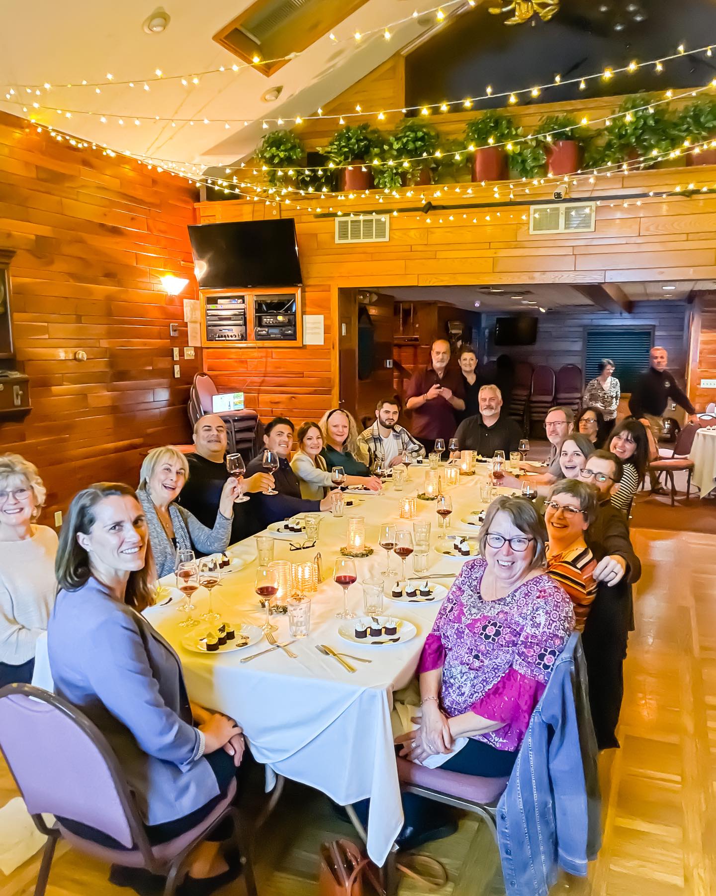 Good food. Amazing wines. Great people! Our California Wine Dinner at Behind the Woods was such a fun event. Thank you to all who came out to join us!!!🥂