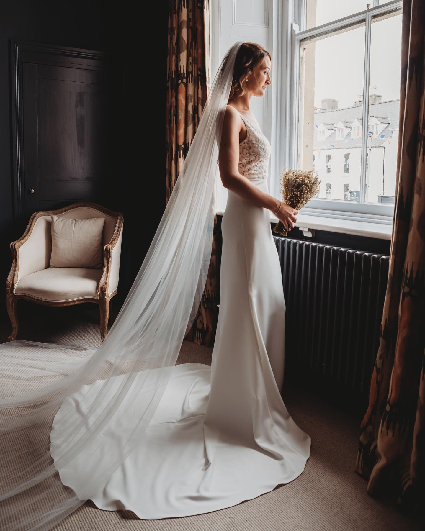 The Bride ๐ค๐ค
#bride #bridesmagazine #bridegoals #weddingdress #thewhitecollection #wedding #weddingphotography #weddingphotographer #kingsheadhotelcirencester @kingsheadciren